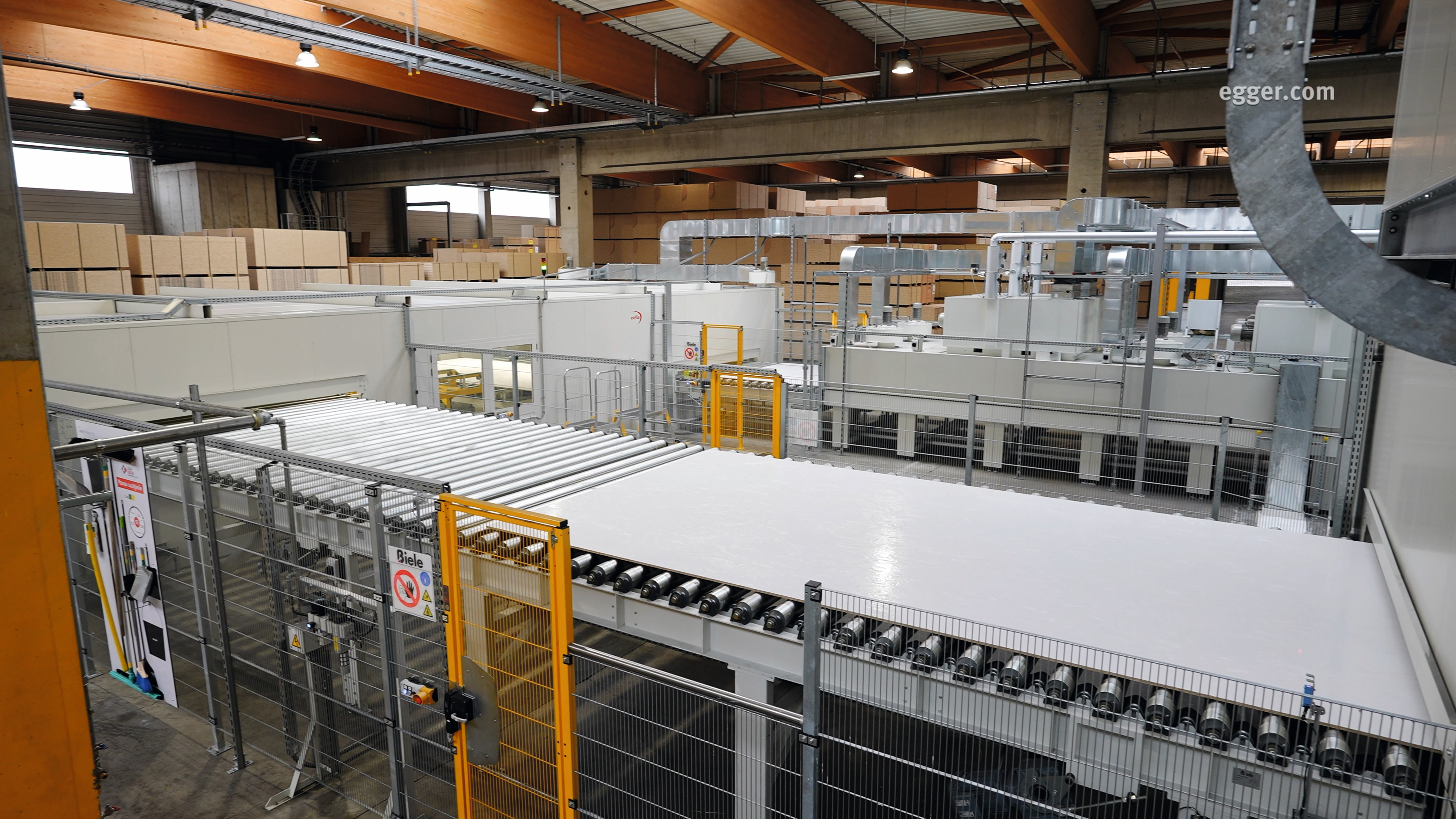 Discover the OSB Flammex plant in Radauti: A look behind the scenes.