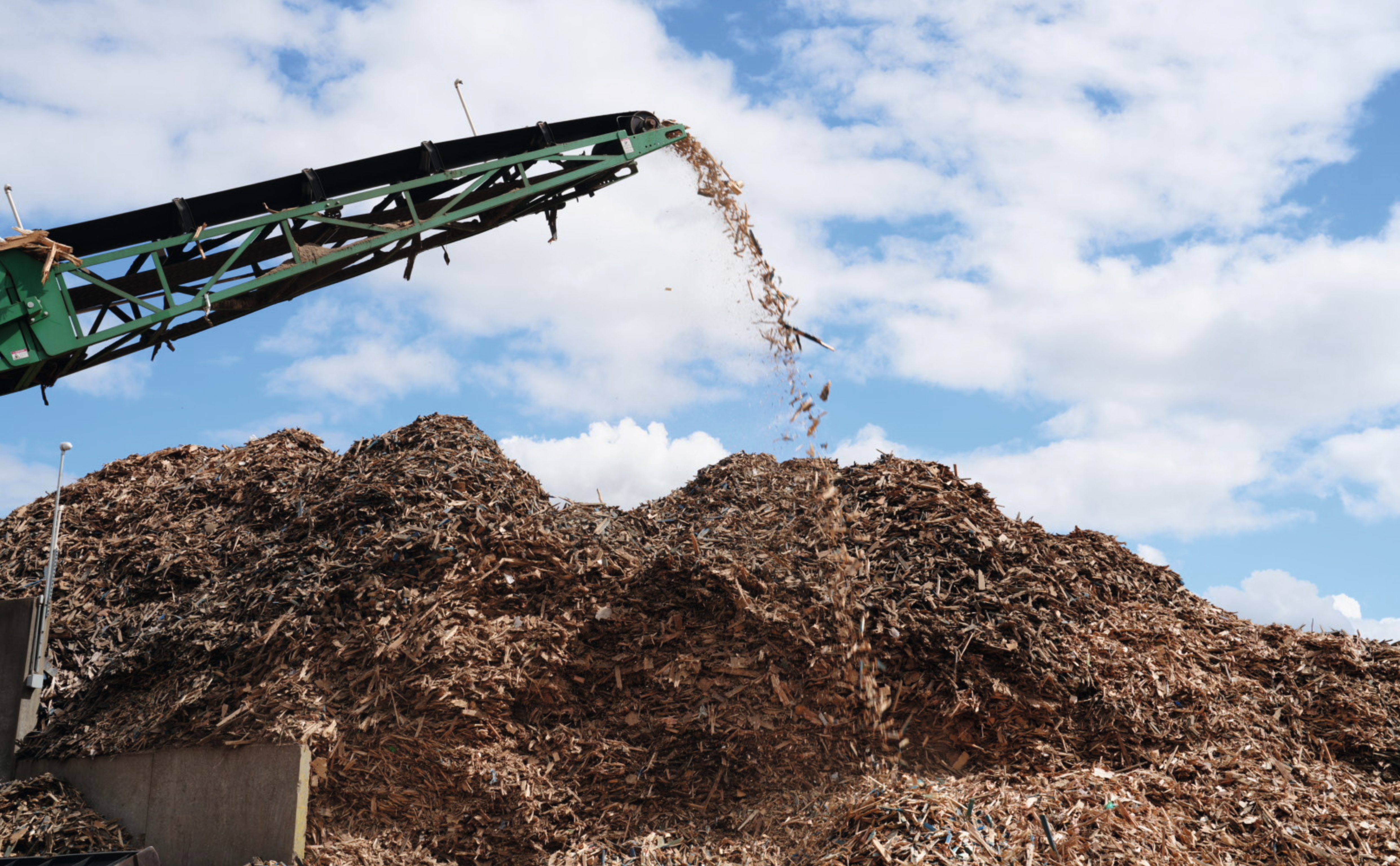 Processing 60,000 tons of wood waste per year