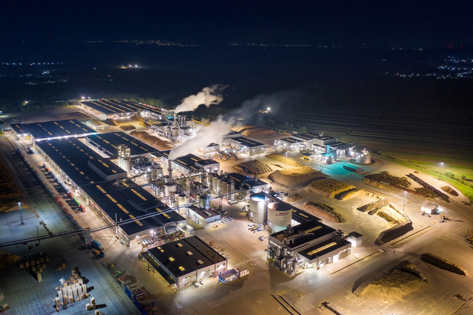 Find out more about the production of EGGER