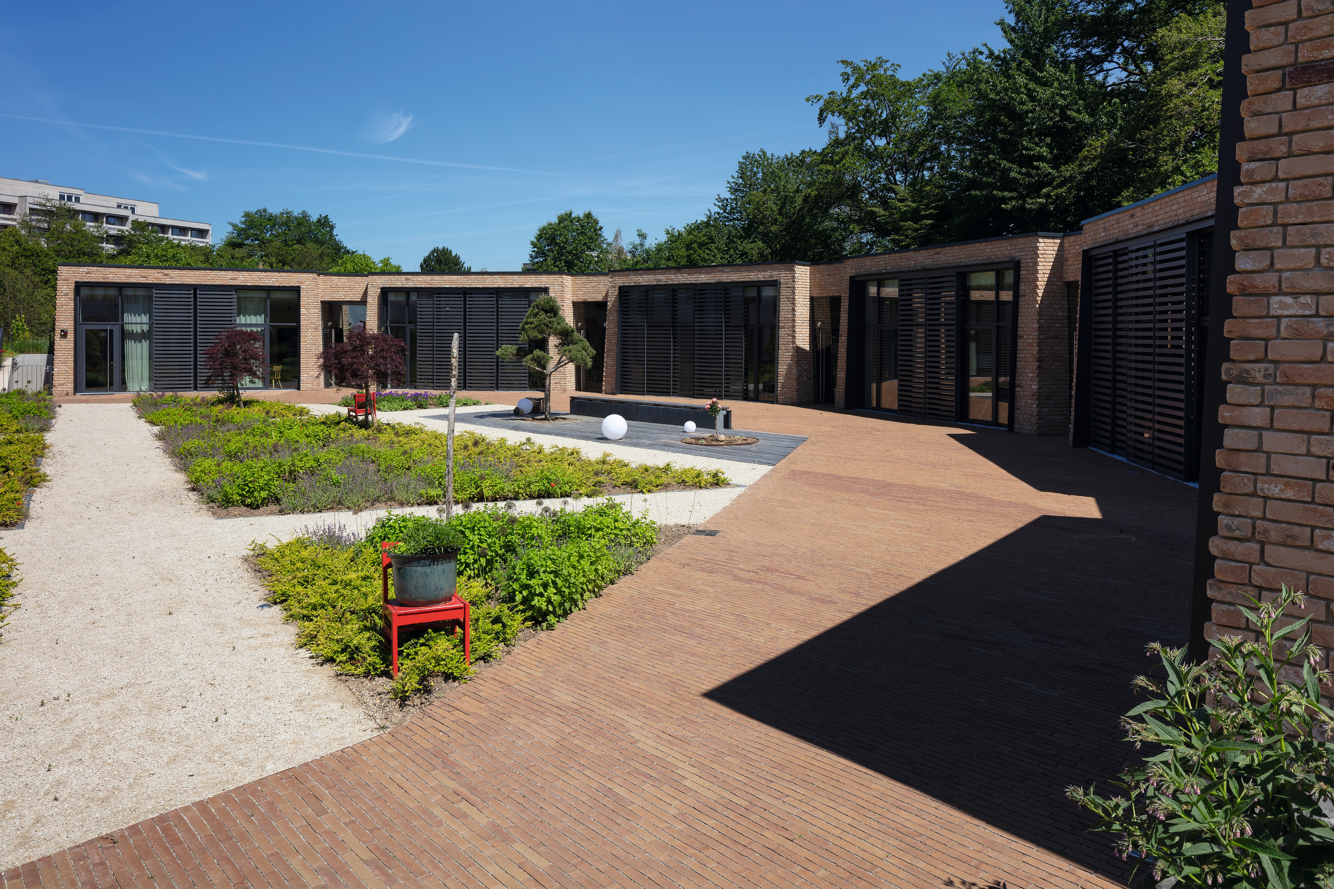 The building was designed mainly with natural materials.