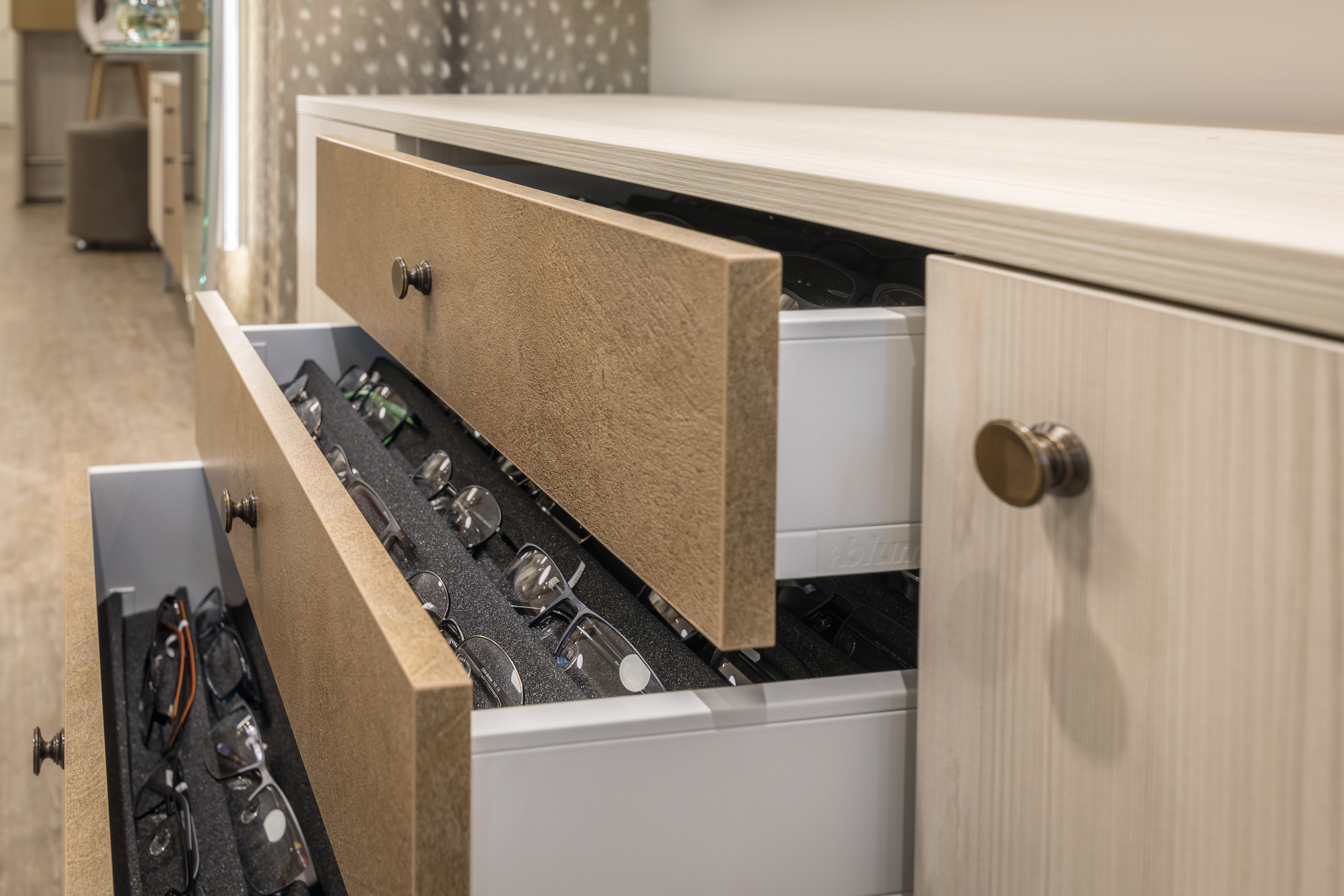 Sideboards in H3433 Polar Aland Pine and the characteristic F365 Amarna Gold with ST16 Matex Plaster