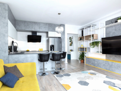 U114 ST9 Brilliant Yellow has been used as a bright accent in the kitchen.