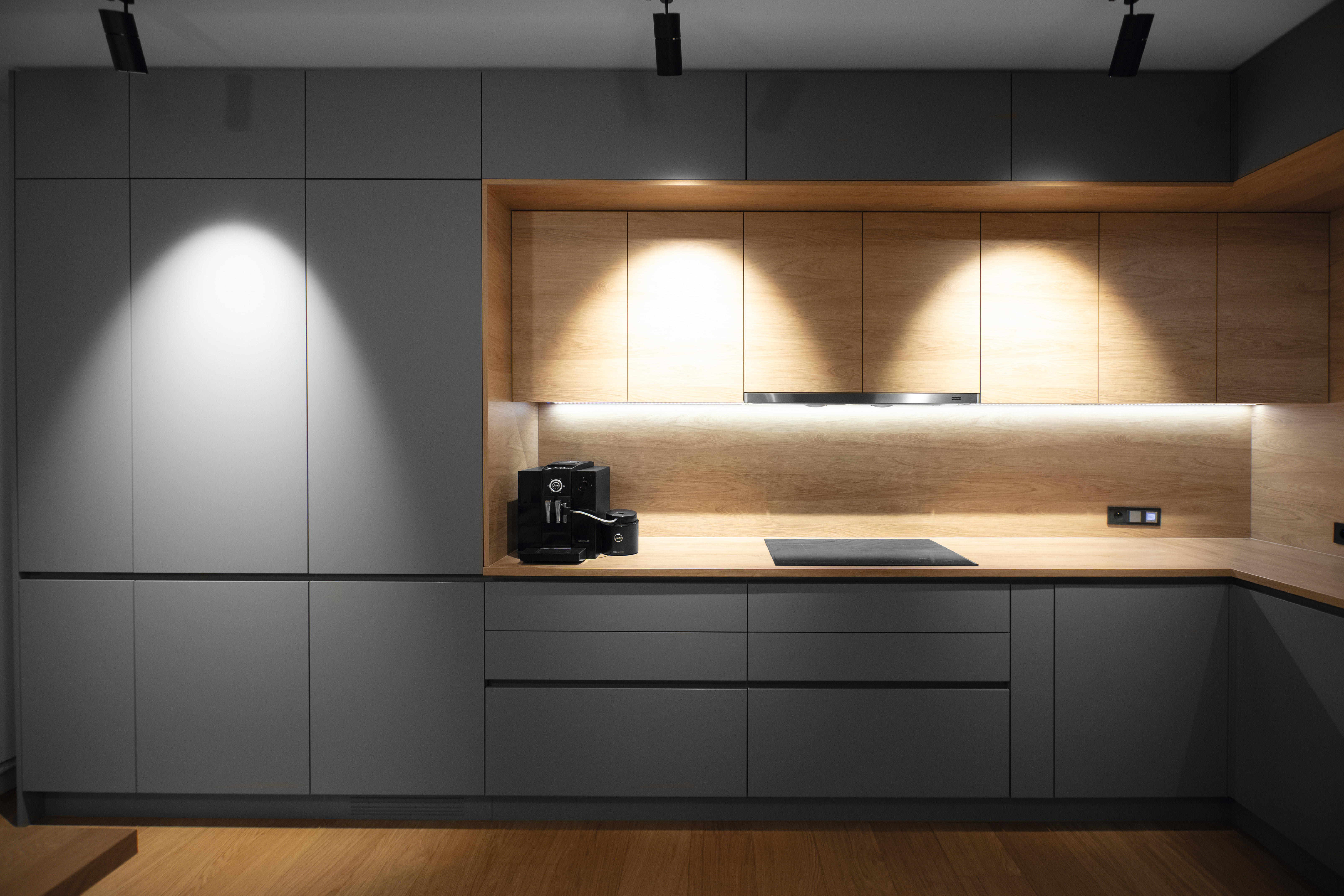 The modern, ergonomic kitchen with U732 PM and H3730 ST10. 
