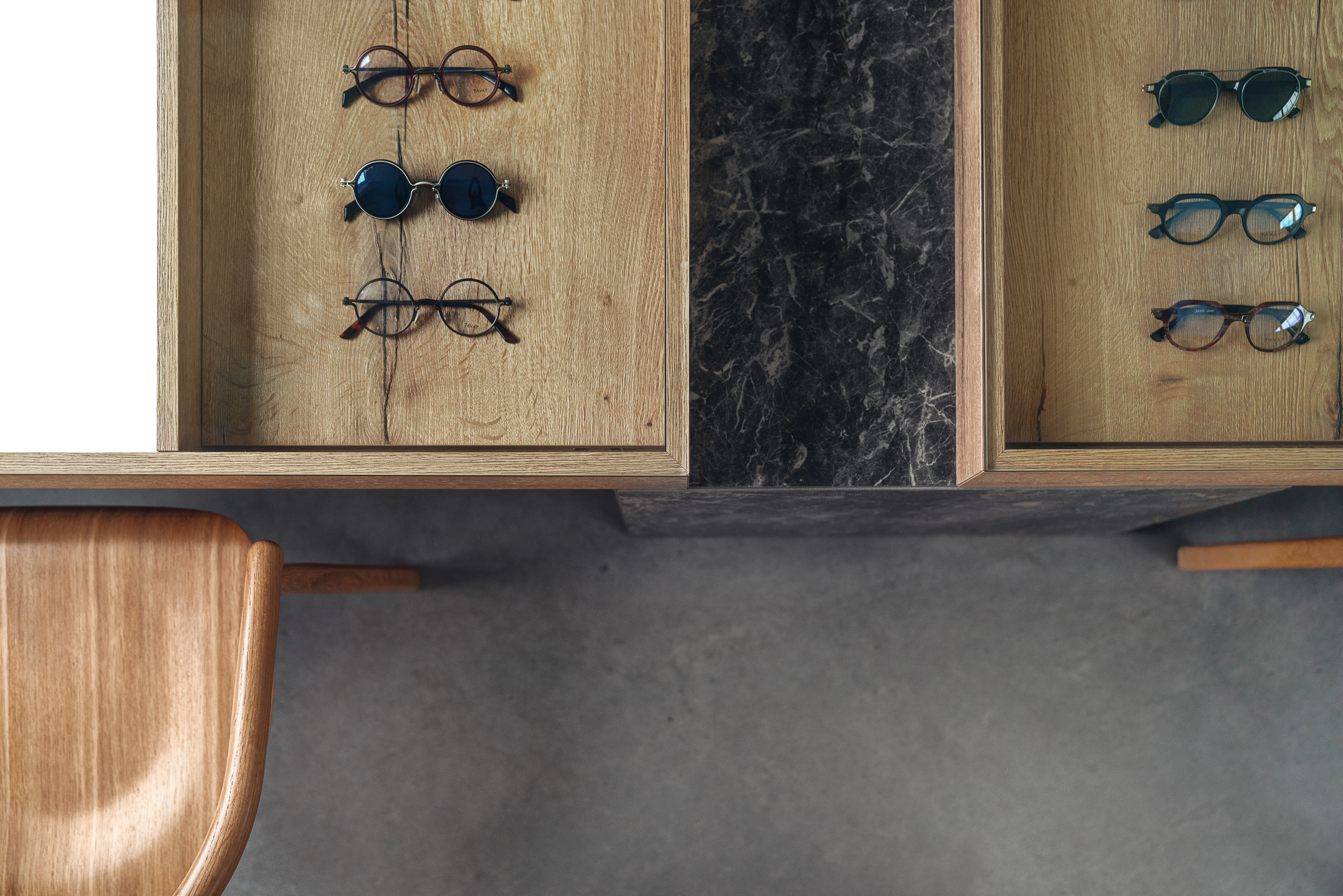 Clean contrasts: modern-looking glasses on the rustic Natural Halifax Oak.