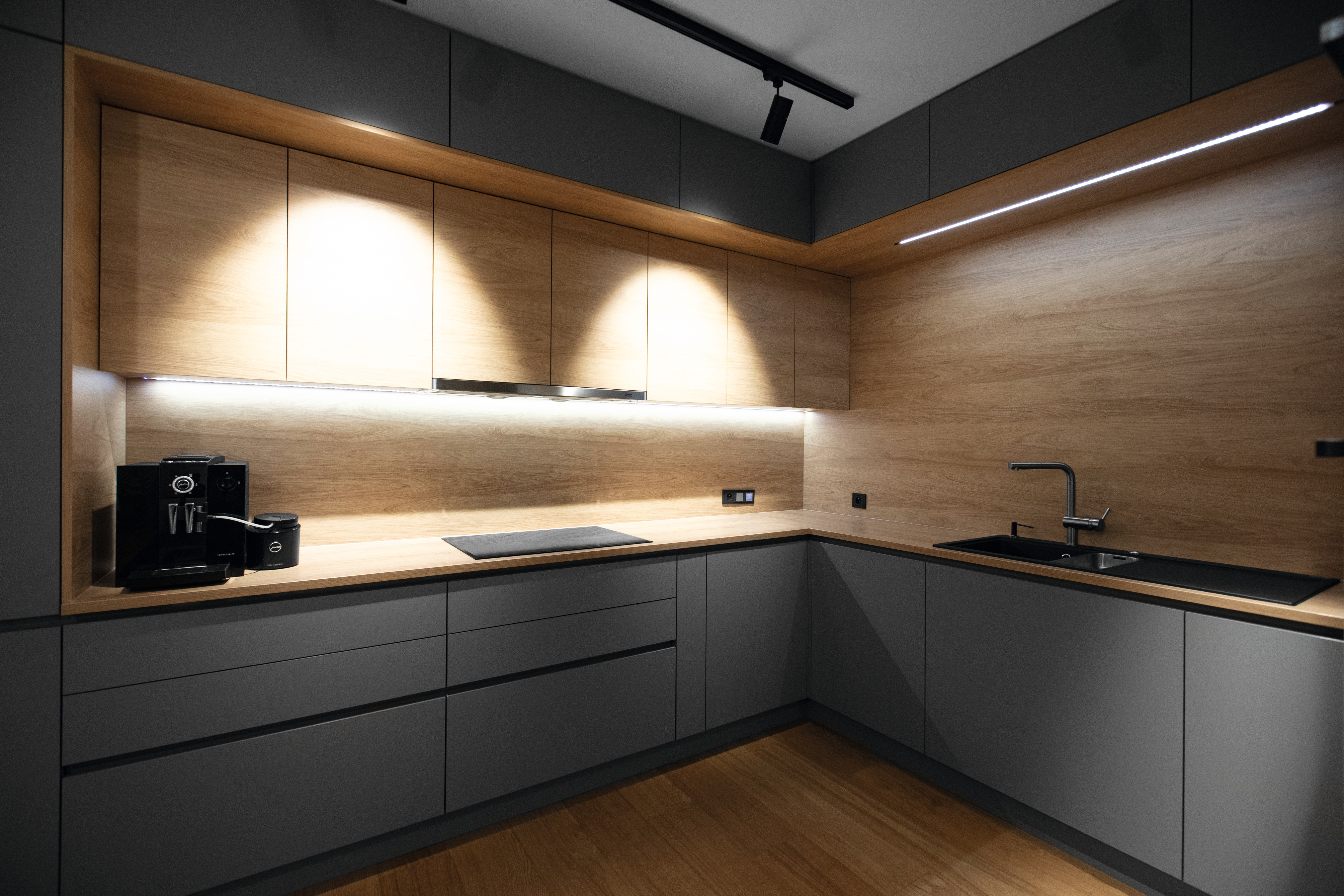 Bucătăria modernă, ergonomică cu U732 PM și H3730 ST10.