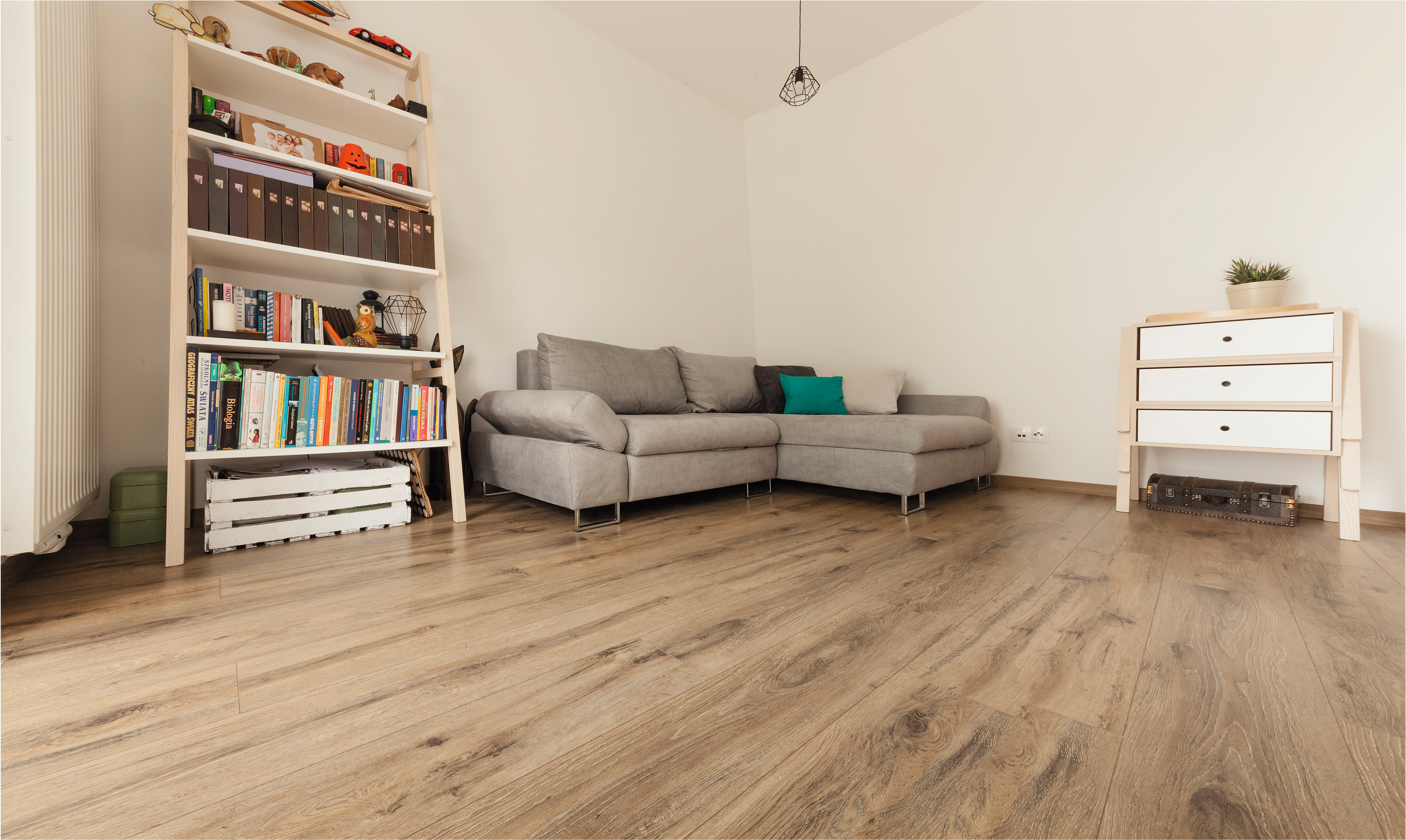 The Parquet Oak dark works very well with the light nuances of the interior.