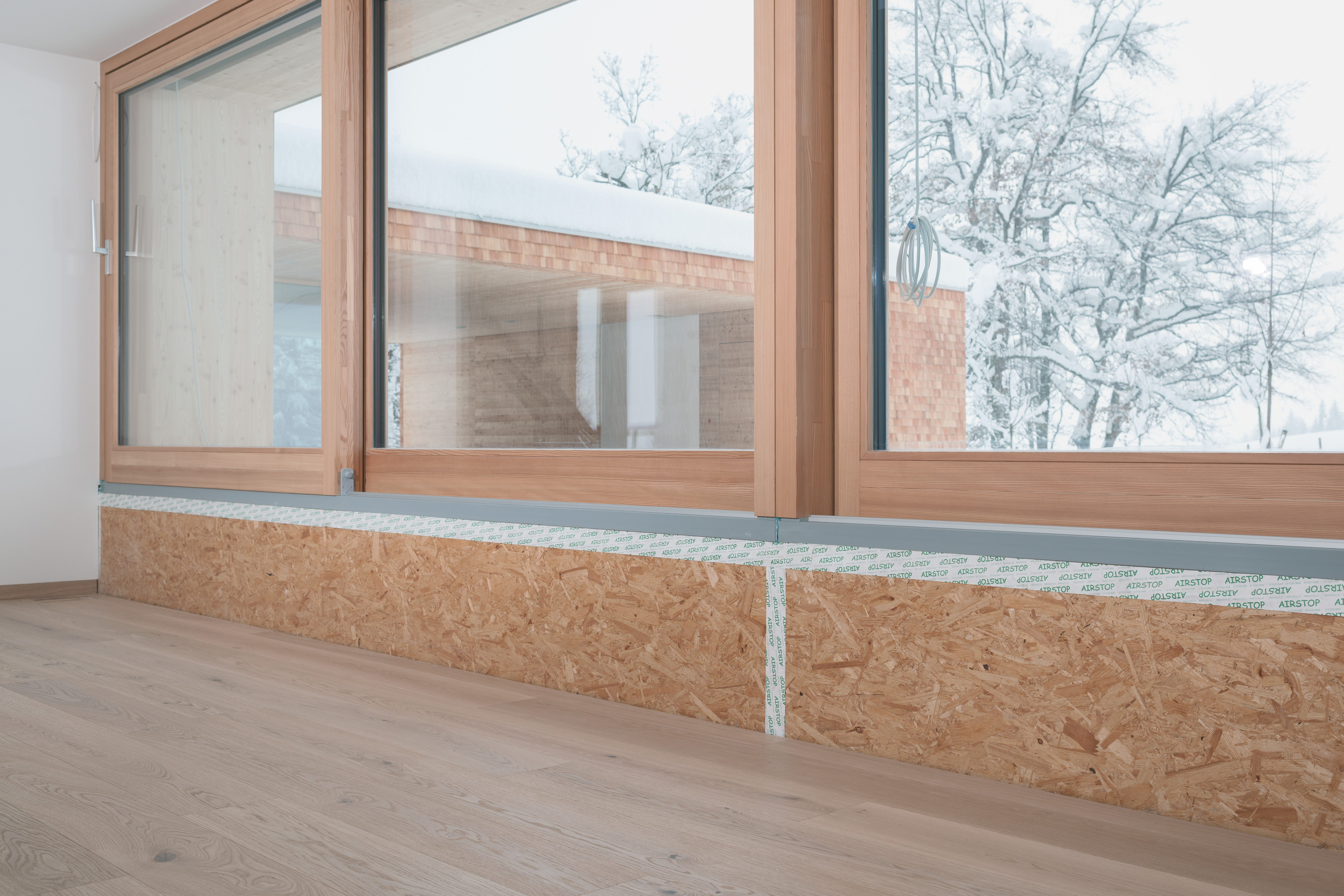 Use of high-performance, sustainable construction boards made from wood