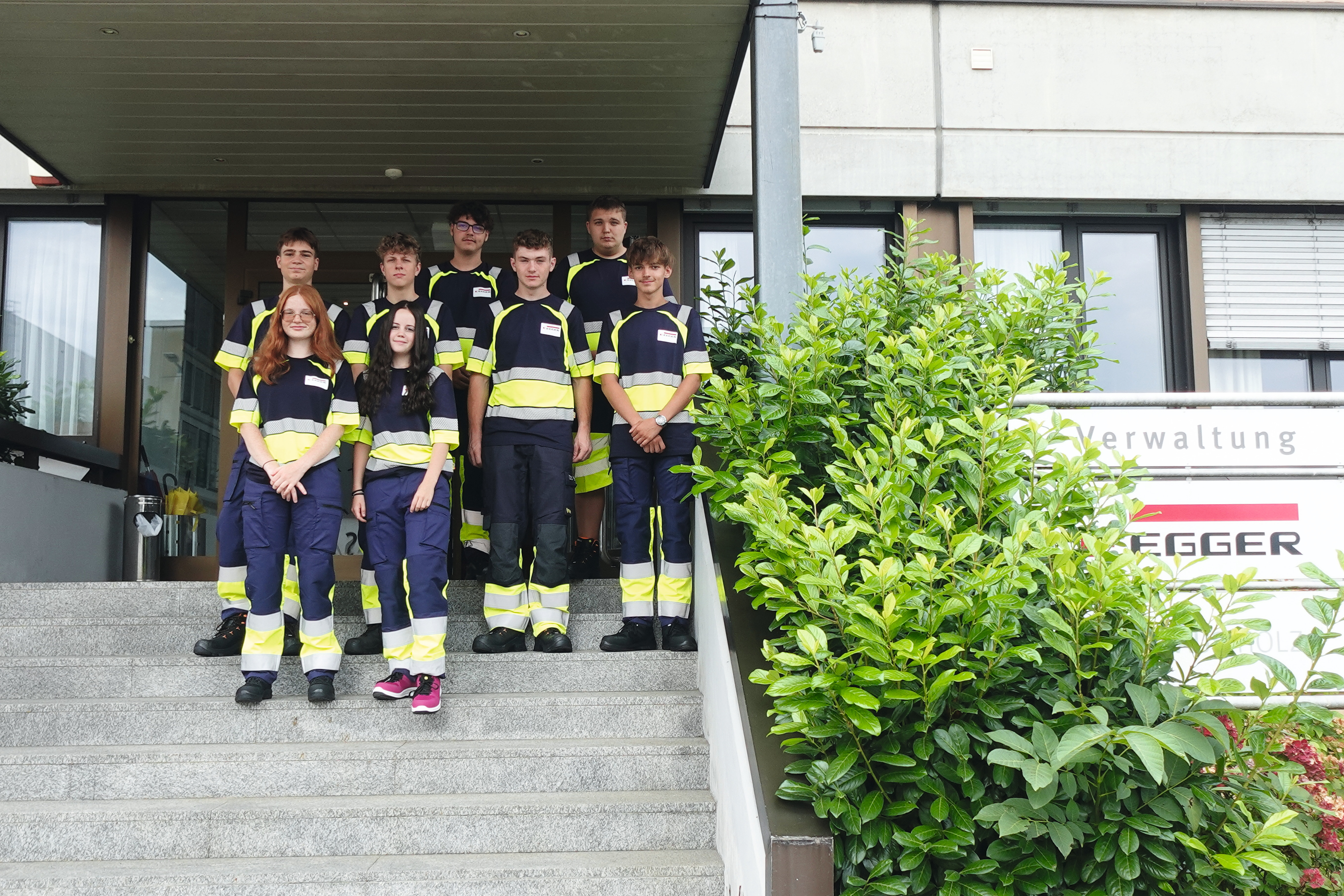 In Unterradlberg haben acht junge Menschen ihre Lehre bei EGGER begonnen. In Unterradlberg haben acht junge Menschen ihre Lehre bei EGGER begonnen.