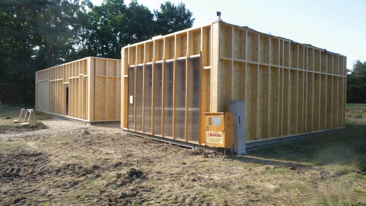 Dokončení hrubé stavby dvou obytných jednotek o ploše 100 m² a 50 m².