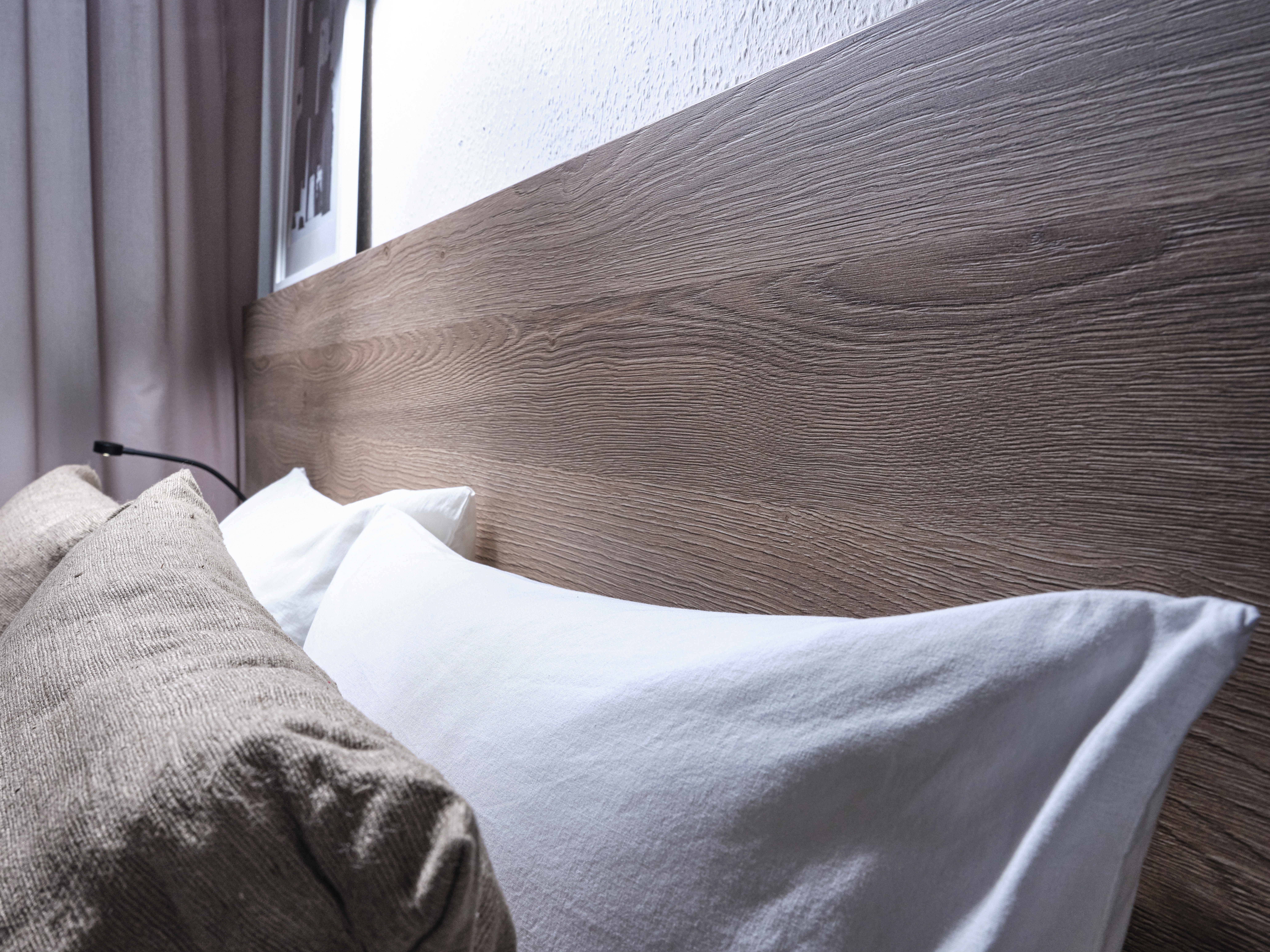 PerfectSense Lackplatten mit Feelwood Strukturen wurden mit dem Red Dot Award 2021 sowie dem German Innovation Award 2021 ausgezeichnet. 