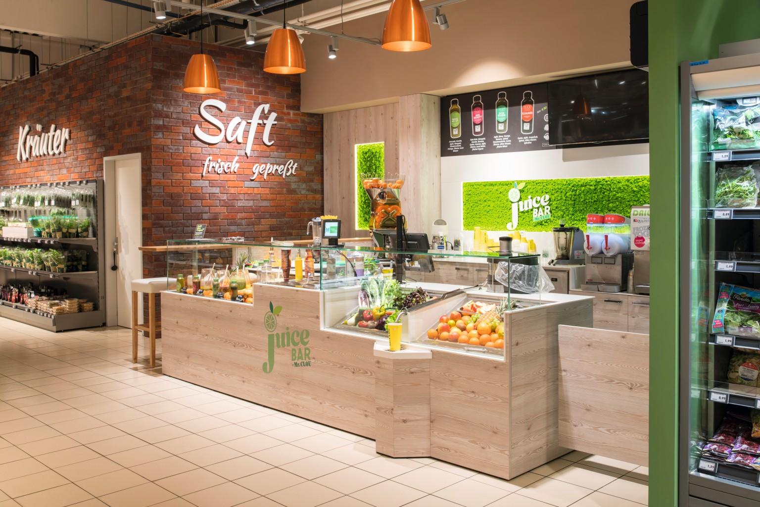 H3403 ST38 White Mountain Larch underlines the freshness at the juice bar.