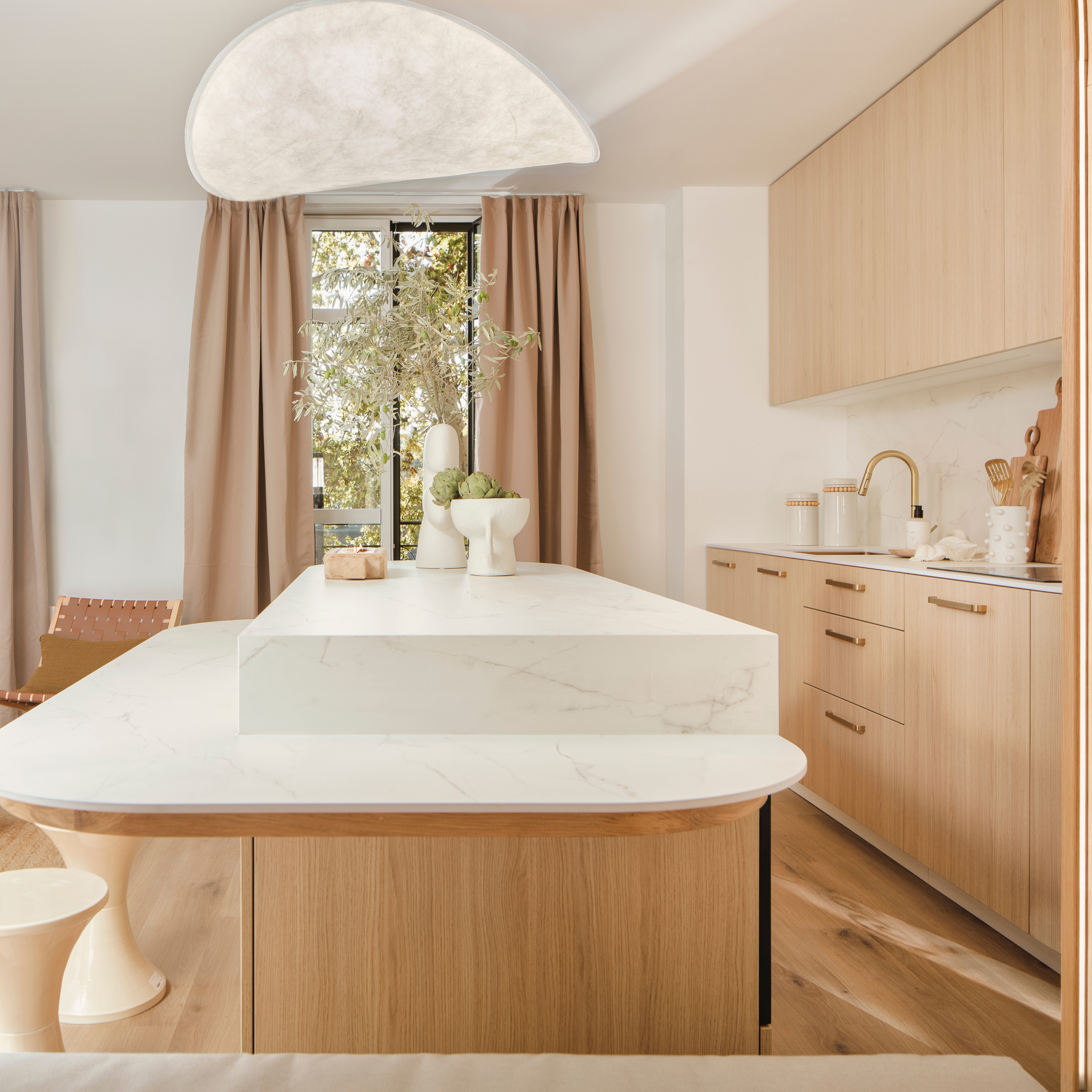 Cindy Petitprez Carmes project kitchen H3157 ST12 Oak Vicenza