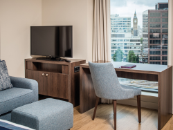 O aparthotel Marlin apresenta uma seleção de décors da EGGER