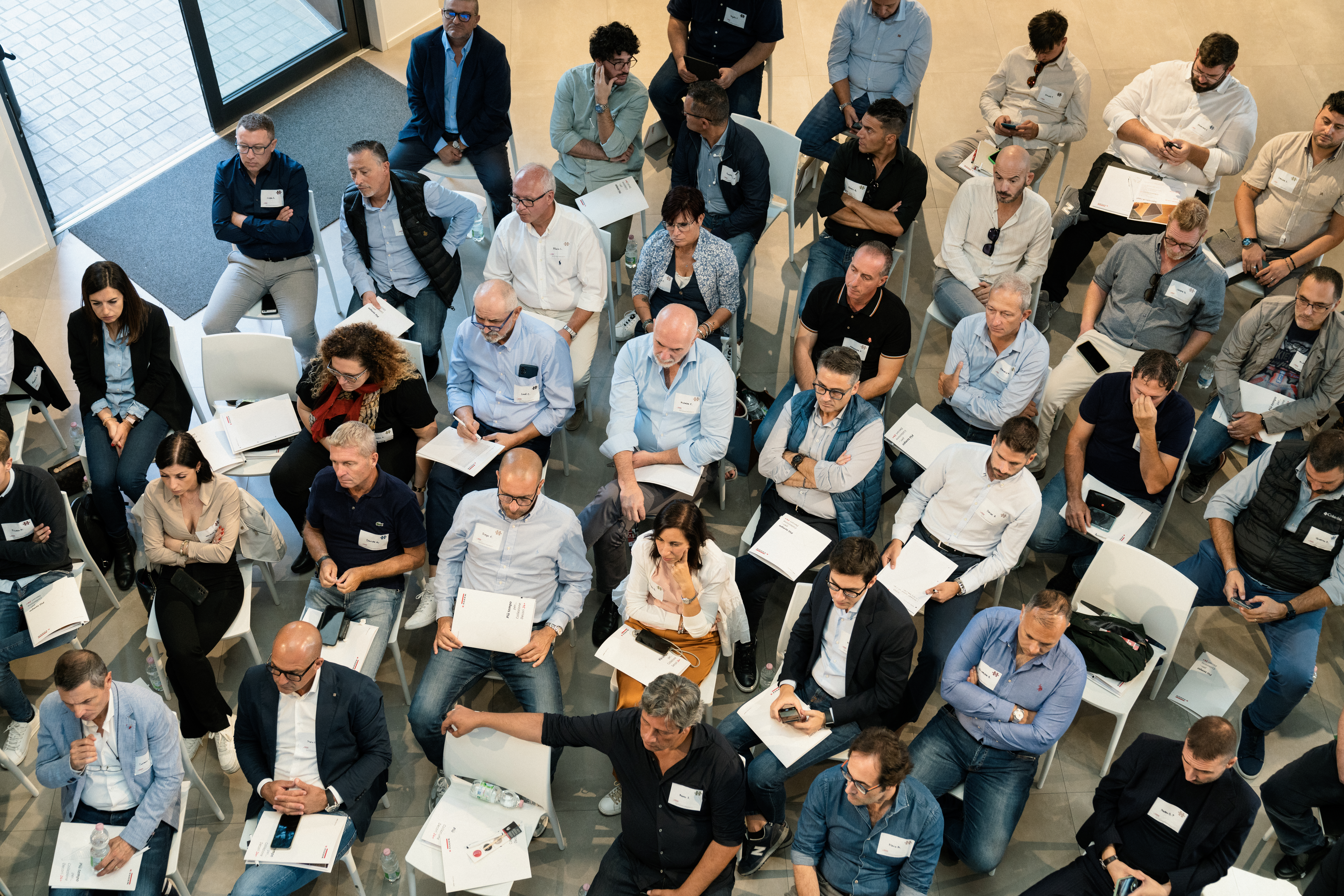 Alcuni momenti dell’evento con Edoardo Amato, Responsabile Vendite Settore Distribuzione e Referente Architetti, Alessandro Scottà, Responsabile Industria Italia e Gaio Federica, Marketing Italia