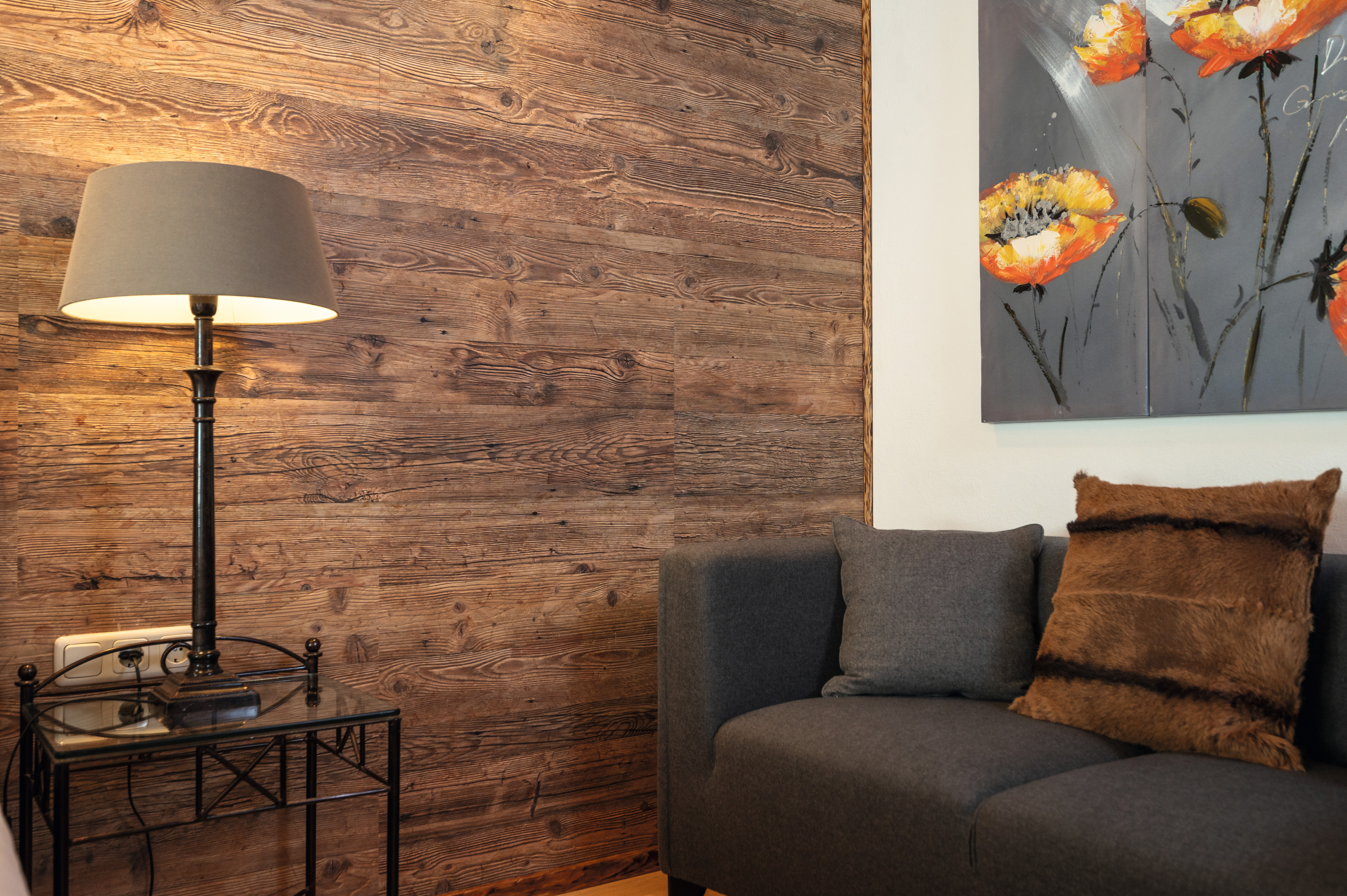 Seating area in the living room with DO001 Natural Namur Spruce