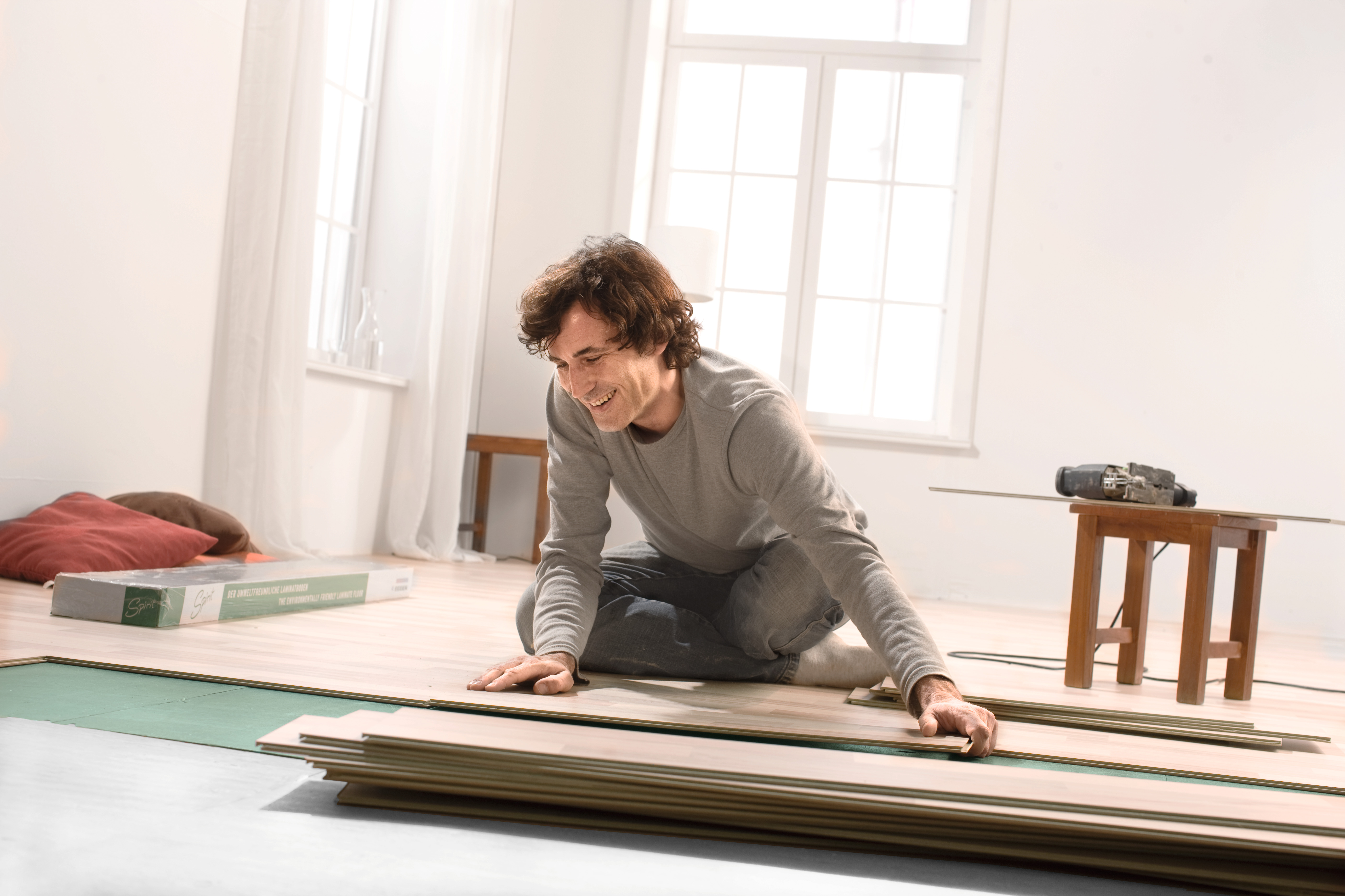 Installing flooring - quickly explained in our installation videos