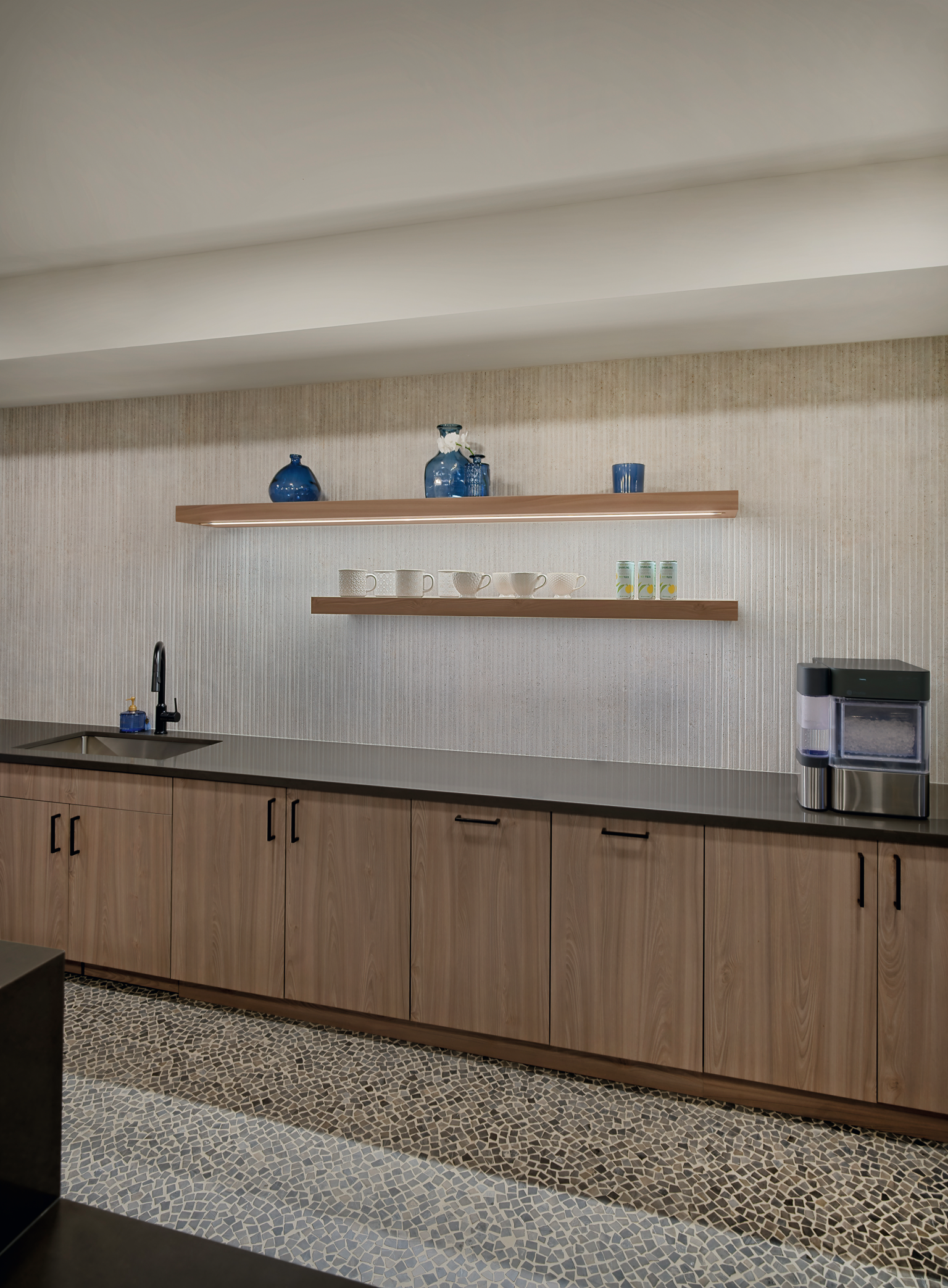 Grey-Beige Tossini Elm brings function to the space 