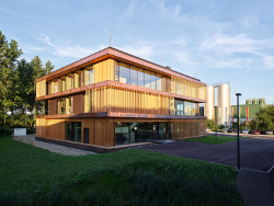 Im Sommer dieses Jahres wurde das neue Forumsgebäude am Standort Unterradlberg fertig.