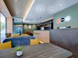 The popular F206 ST9 Black Pietra Grigia decor was used for the interior. 