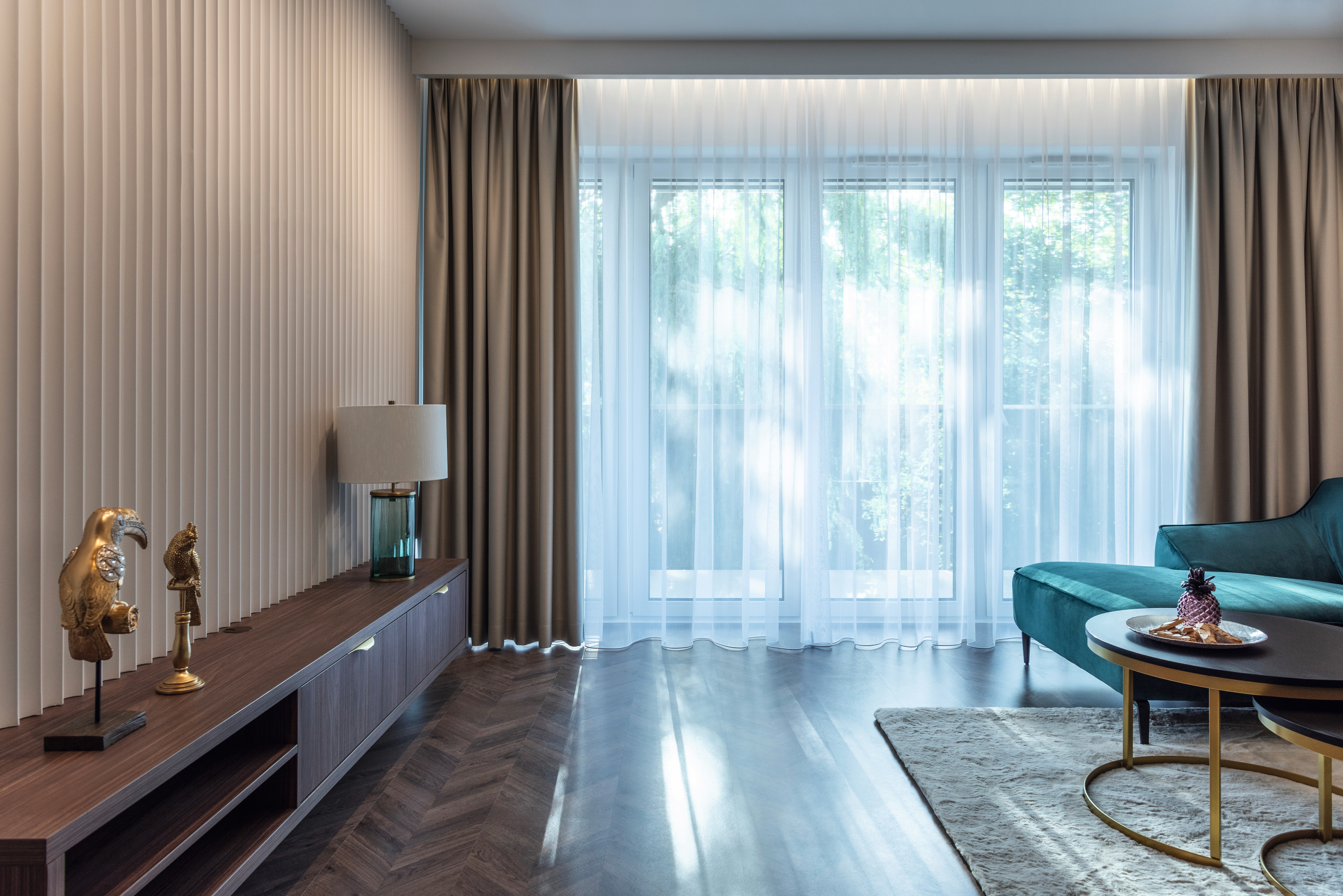 Natural light supports the friendly atmosphere.
