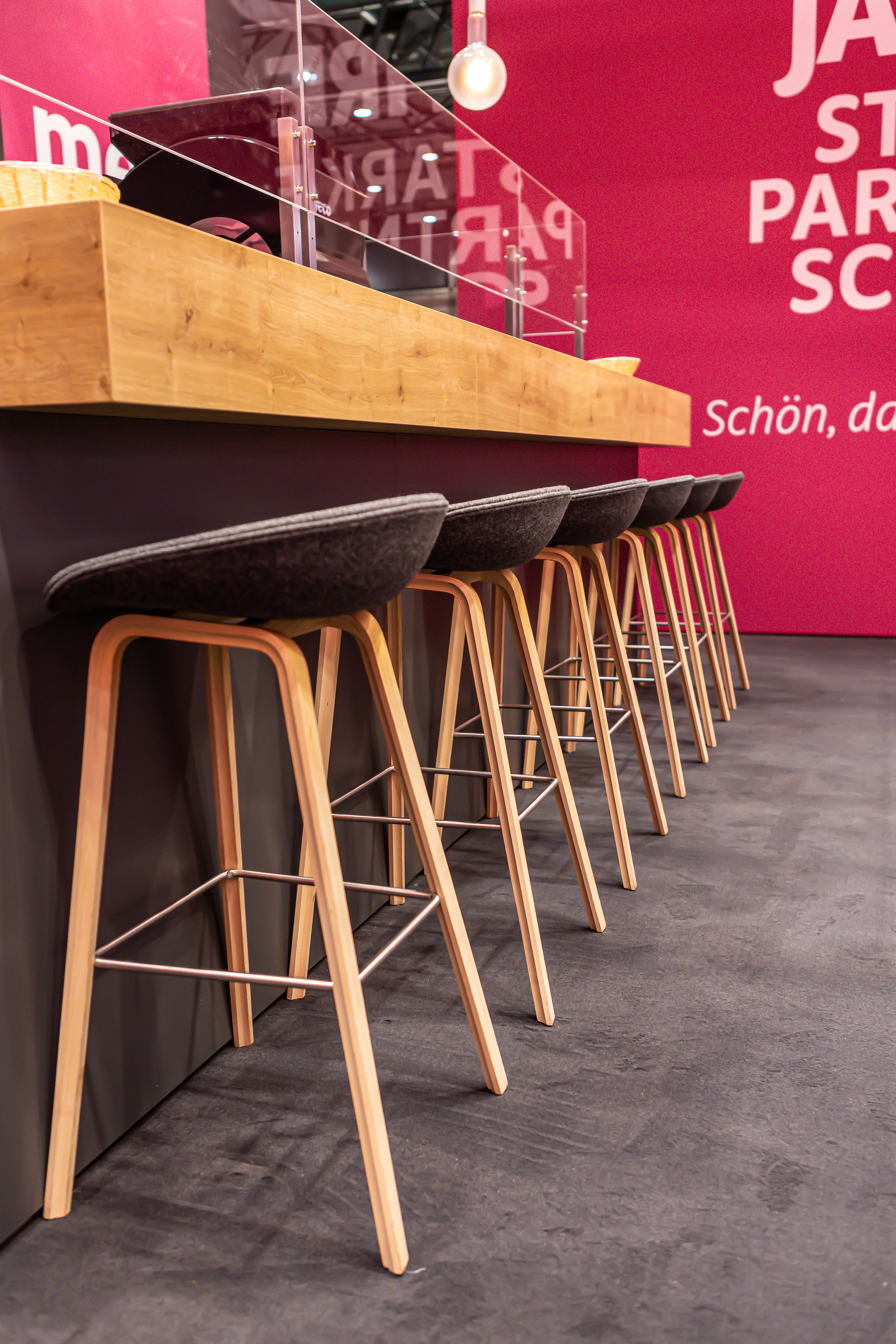 The warm wood tone of Hamilton oak creates an inviting ambience. 