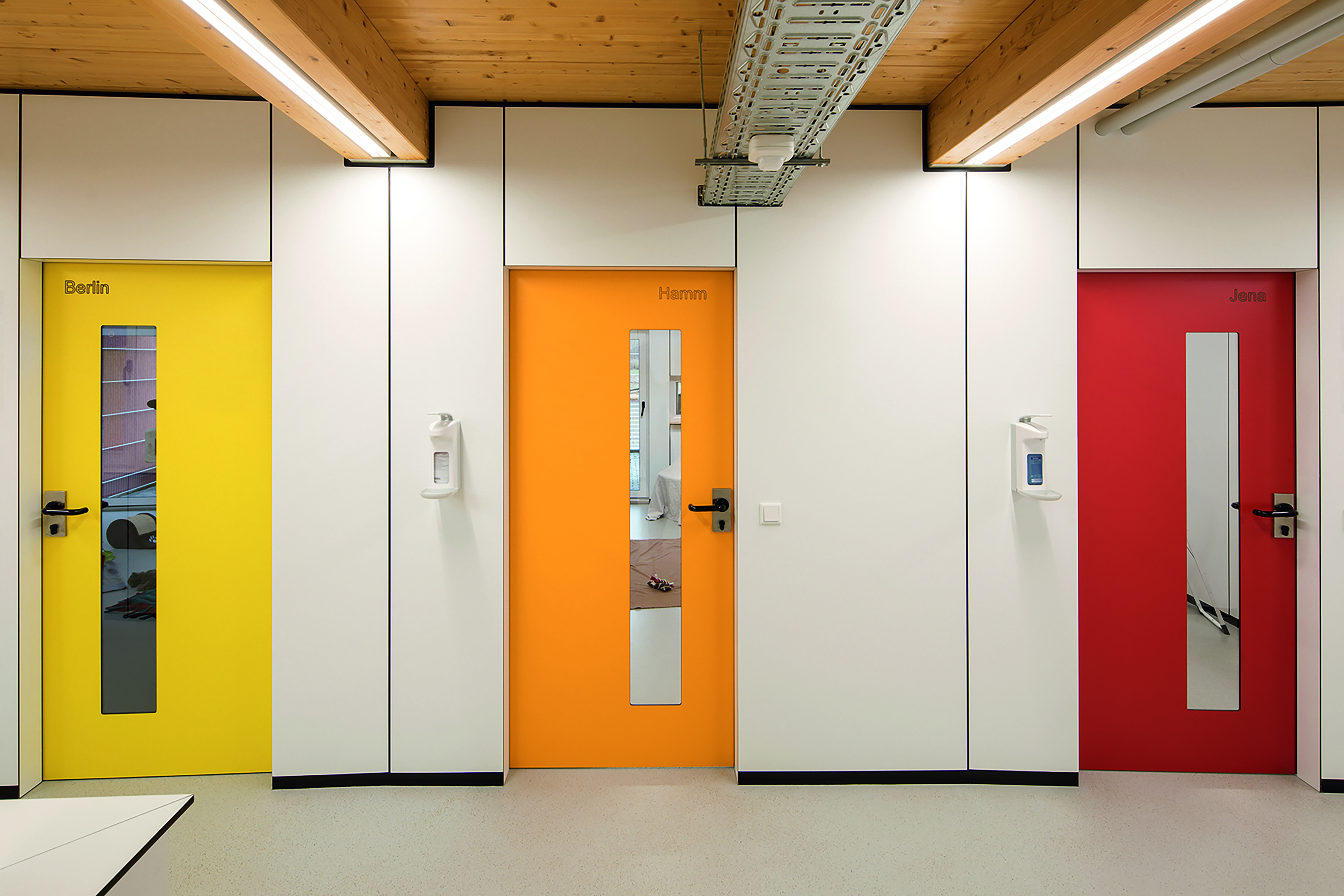 Arche Kanaum Uni colour doors