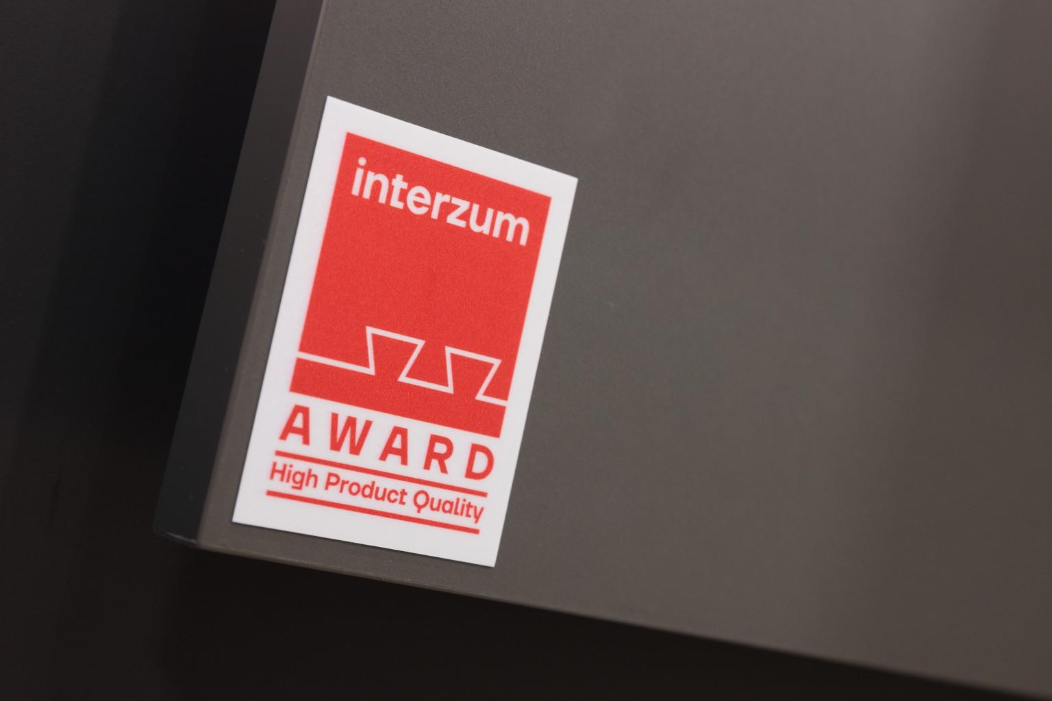 Interzum
