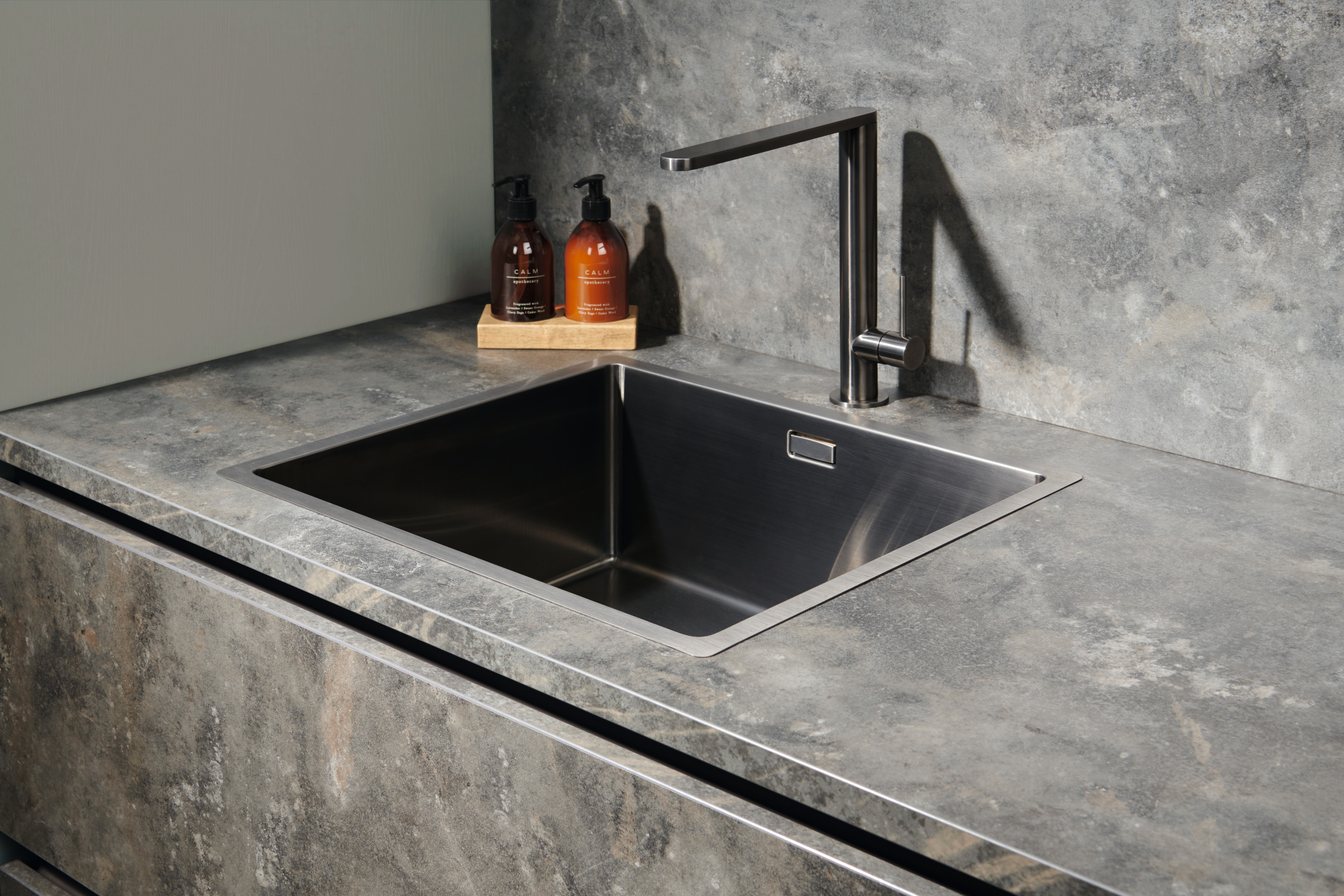 F120 ST76 Light Grey Metal Rock - Available as a 16mm Square Edge and 38mm Postformed Worktop 