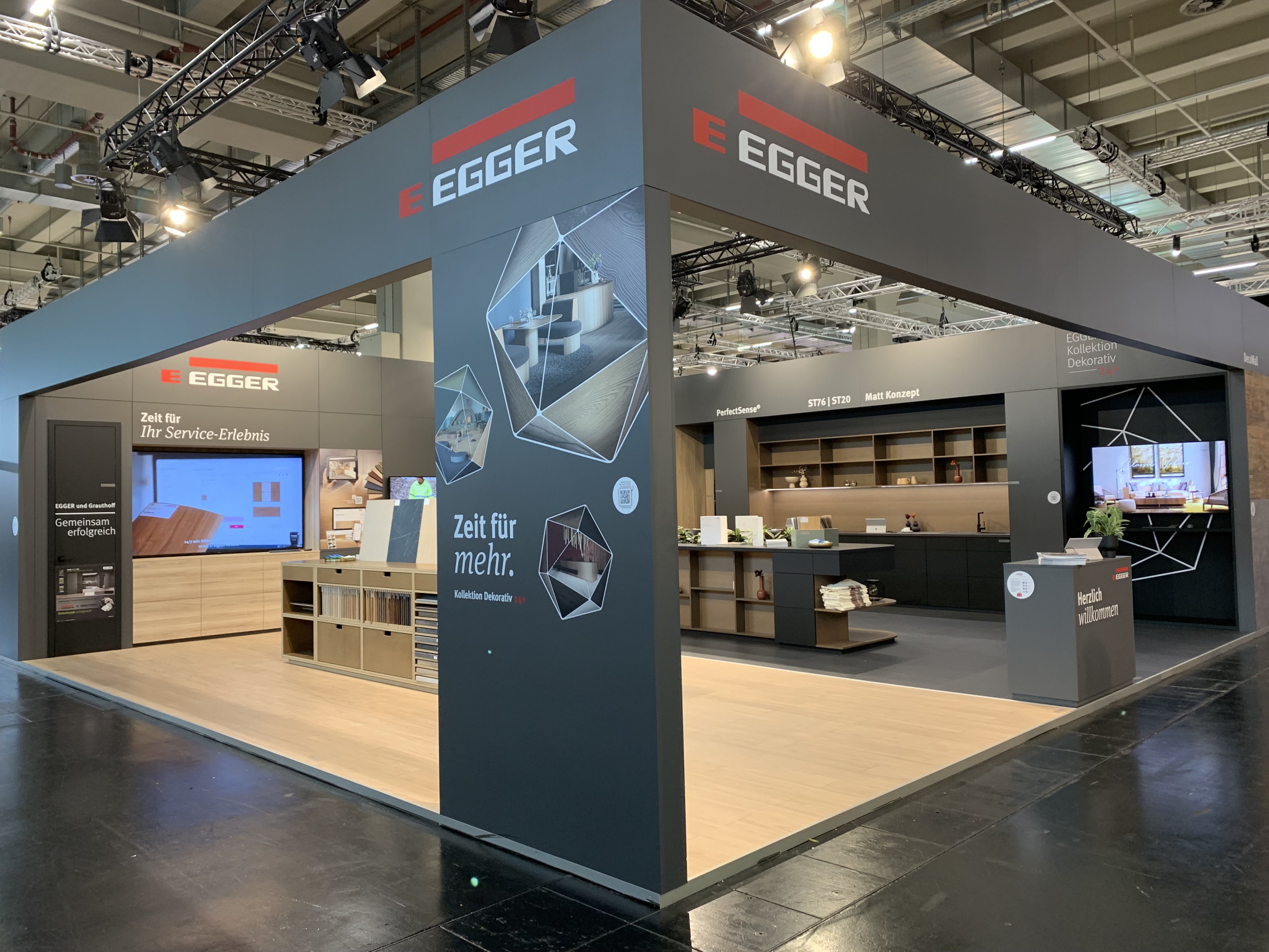 EGGER Messestand auf der HOLZ-HANDWERK EGGER Messestand auf der HOLZ-HANDWERK