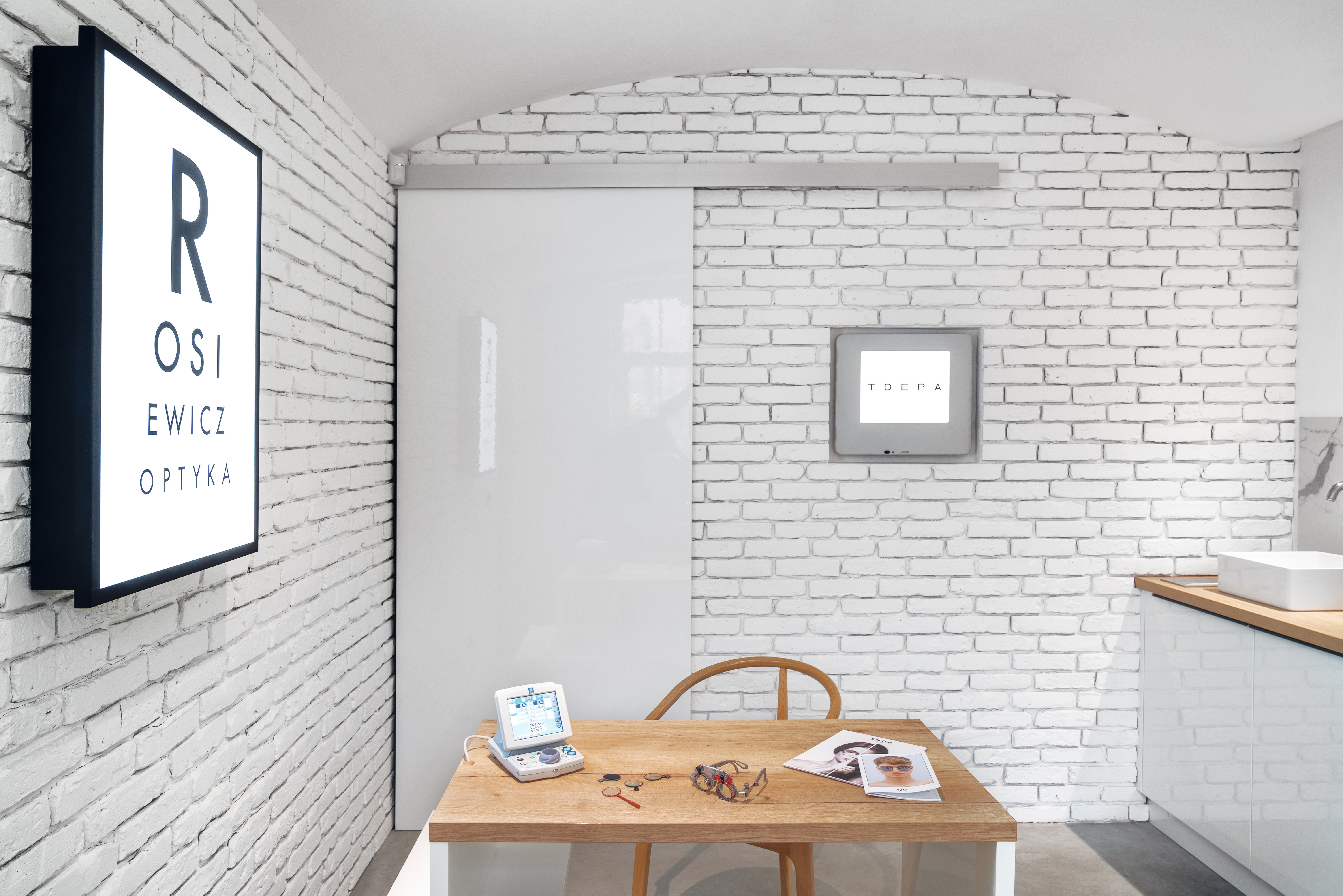 PerfectSense Gloss W1000 PG bianco premium, con le sue caratteristiche brillanti e riflettenti, produce effetti visivi straordinari.