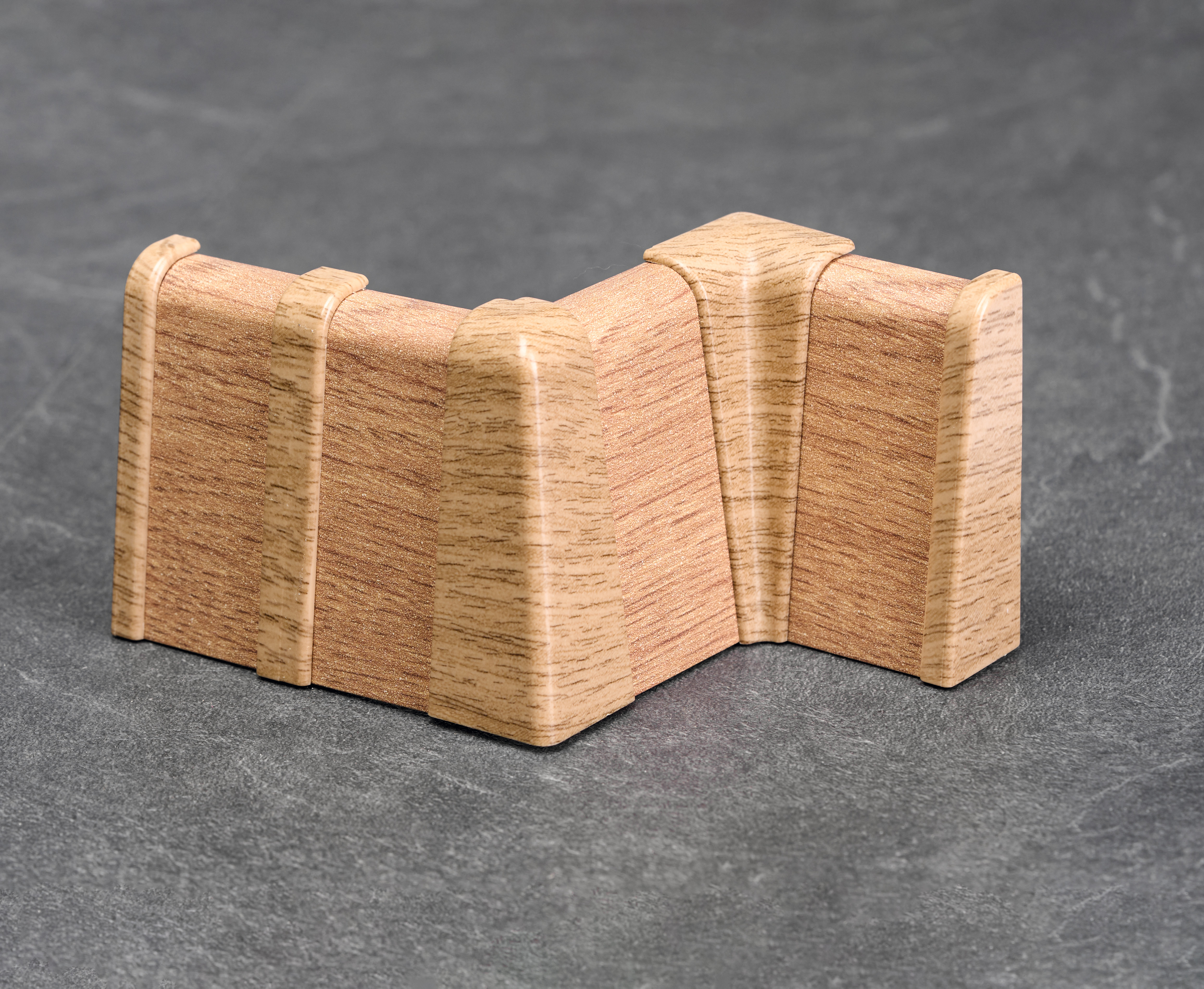 Corners and connections | oak