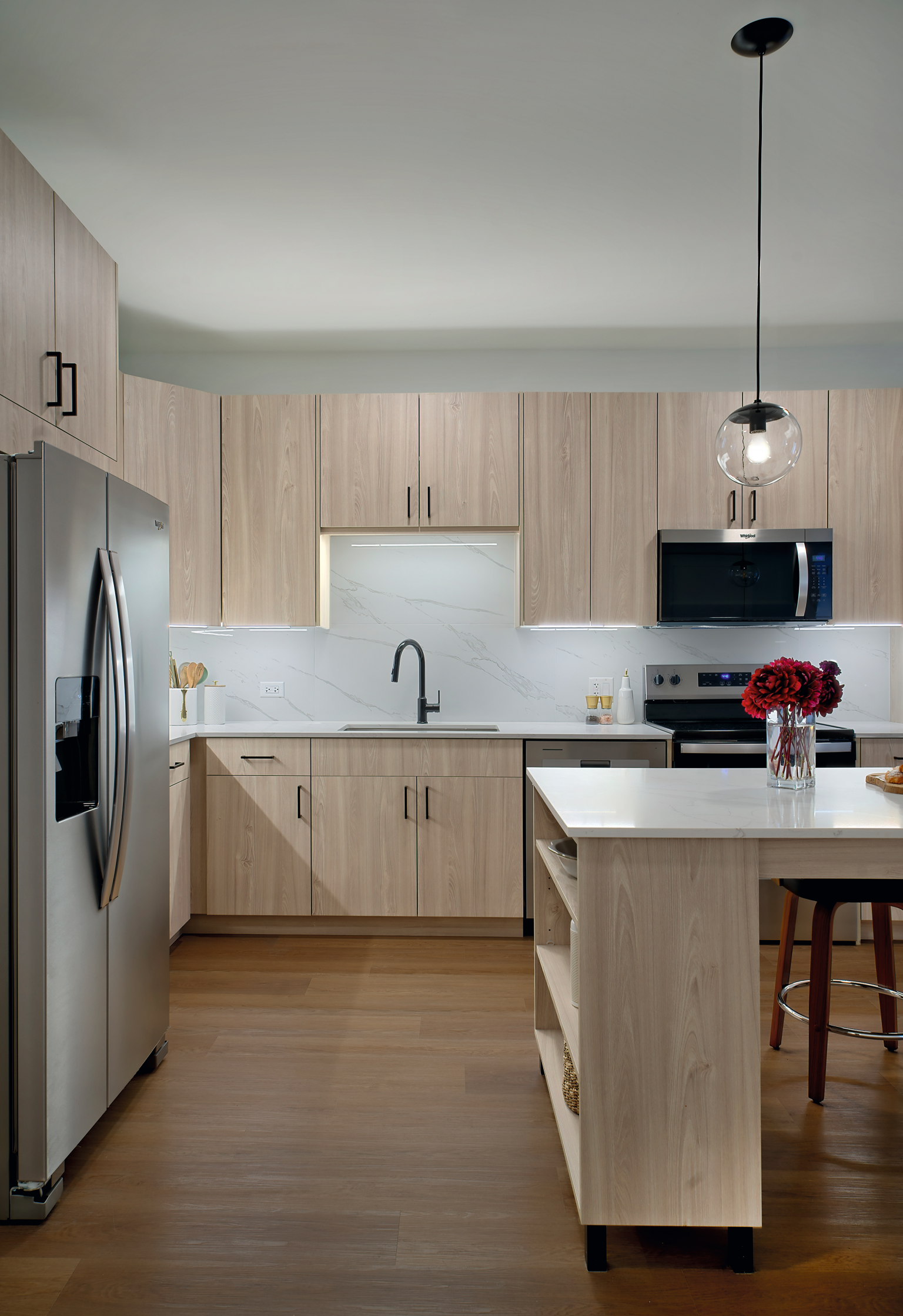 Kitchen in White Tossini Elm 