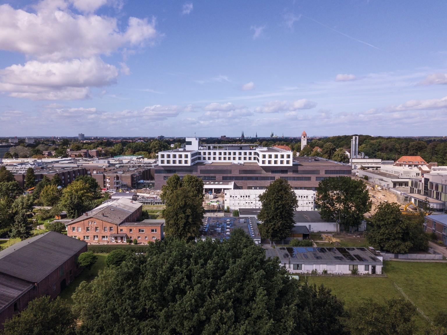 Korpora der Patientenschränke aus Möbelfertigteilen mit moderner Clic-Verbindung. © University Hospital Schleswig-Holstein