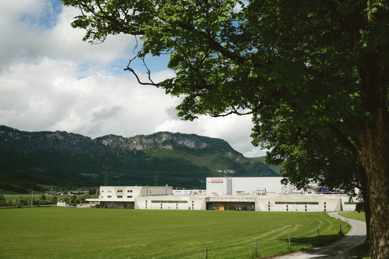 The EGGER plant in St. Johann in Tirol (AT)