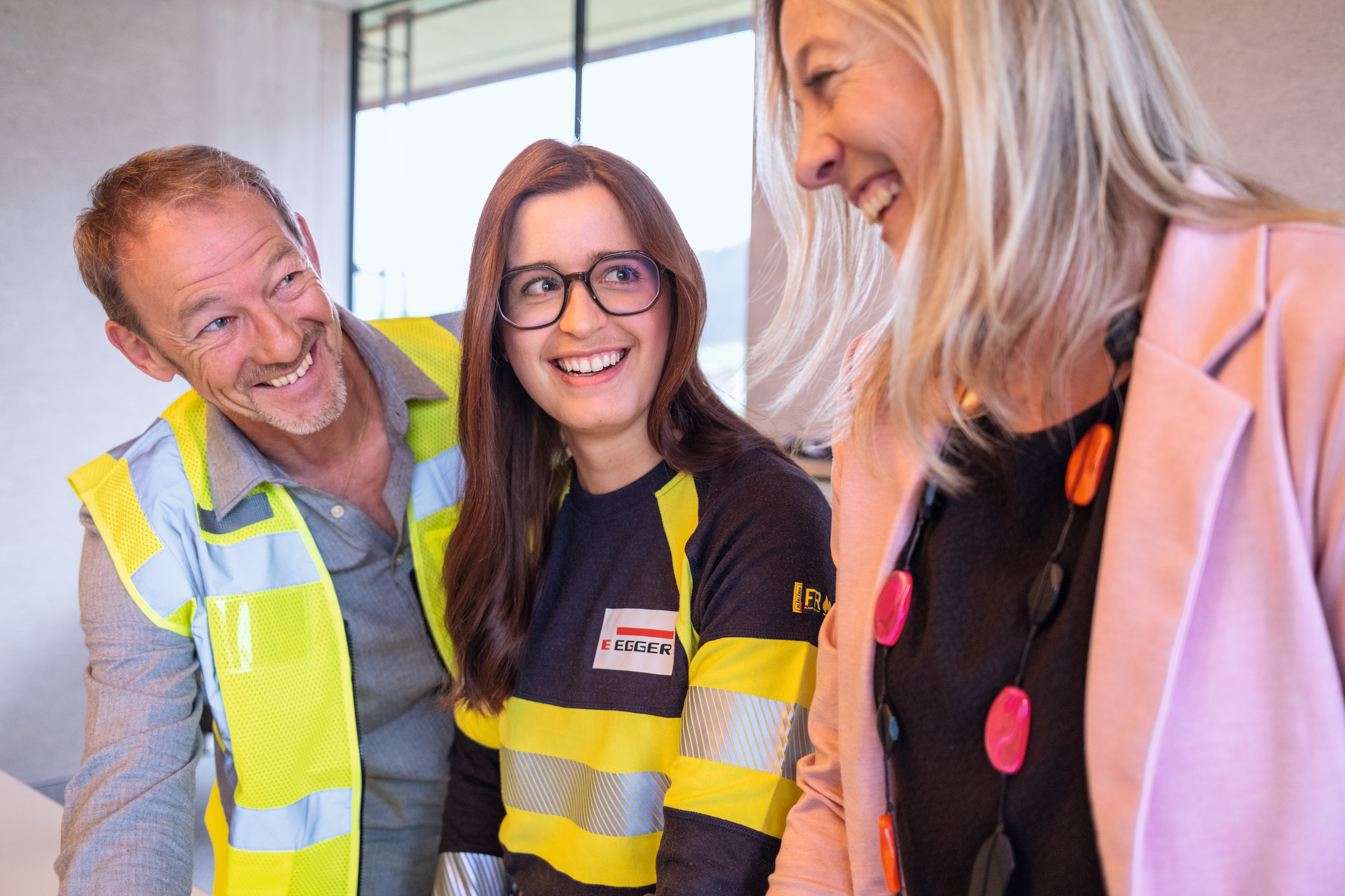 EGGER konnte besonders in den Kategorien Bewerbungsprozess und Arbeitsklima punkten. EGGER konnte besonders in den Kategorien Bewerbungsprozess und Arbeitsklima punkten.