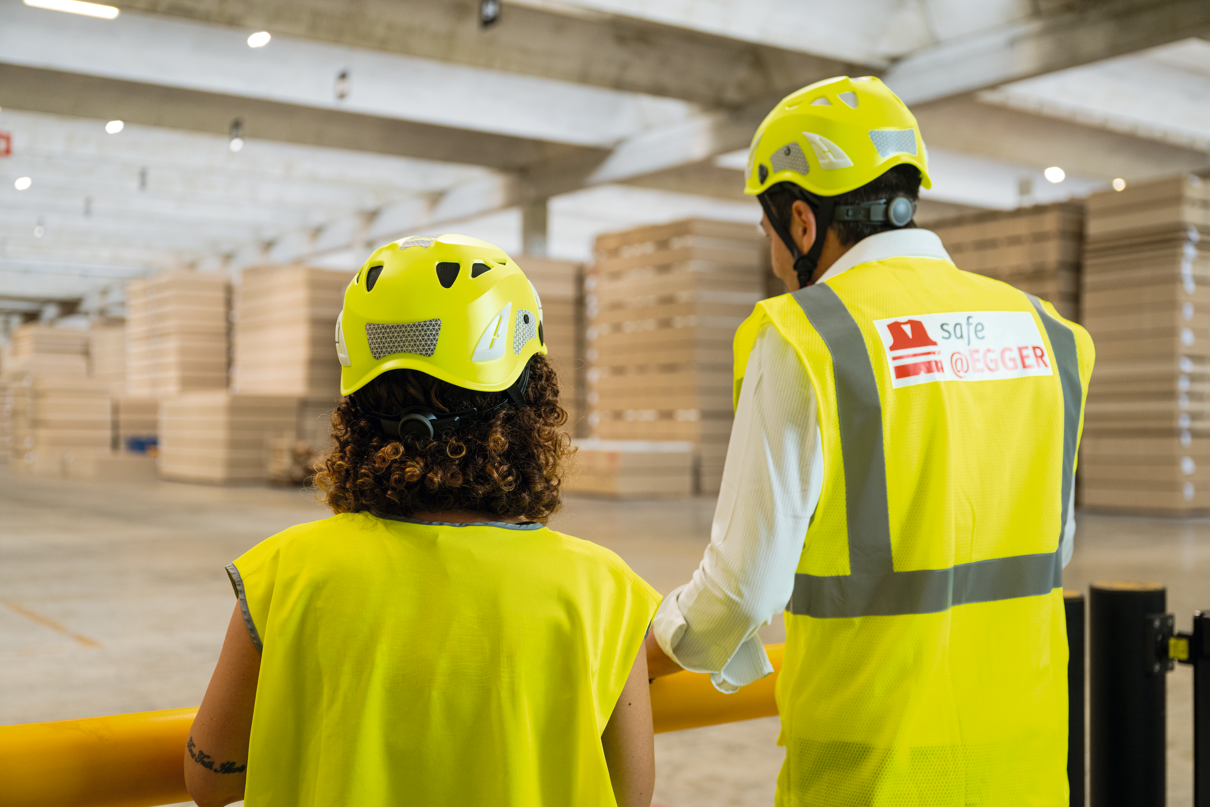 Odborný personál v závodě úzce spolupracuje s kolegy ze skupiny