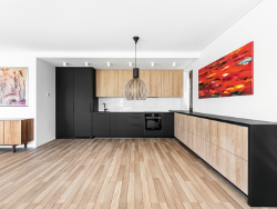U999 PM was used for the kitchen fronts.