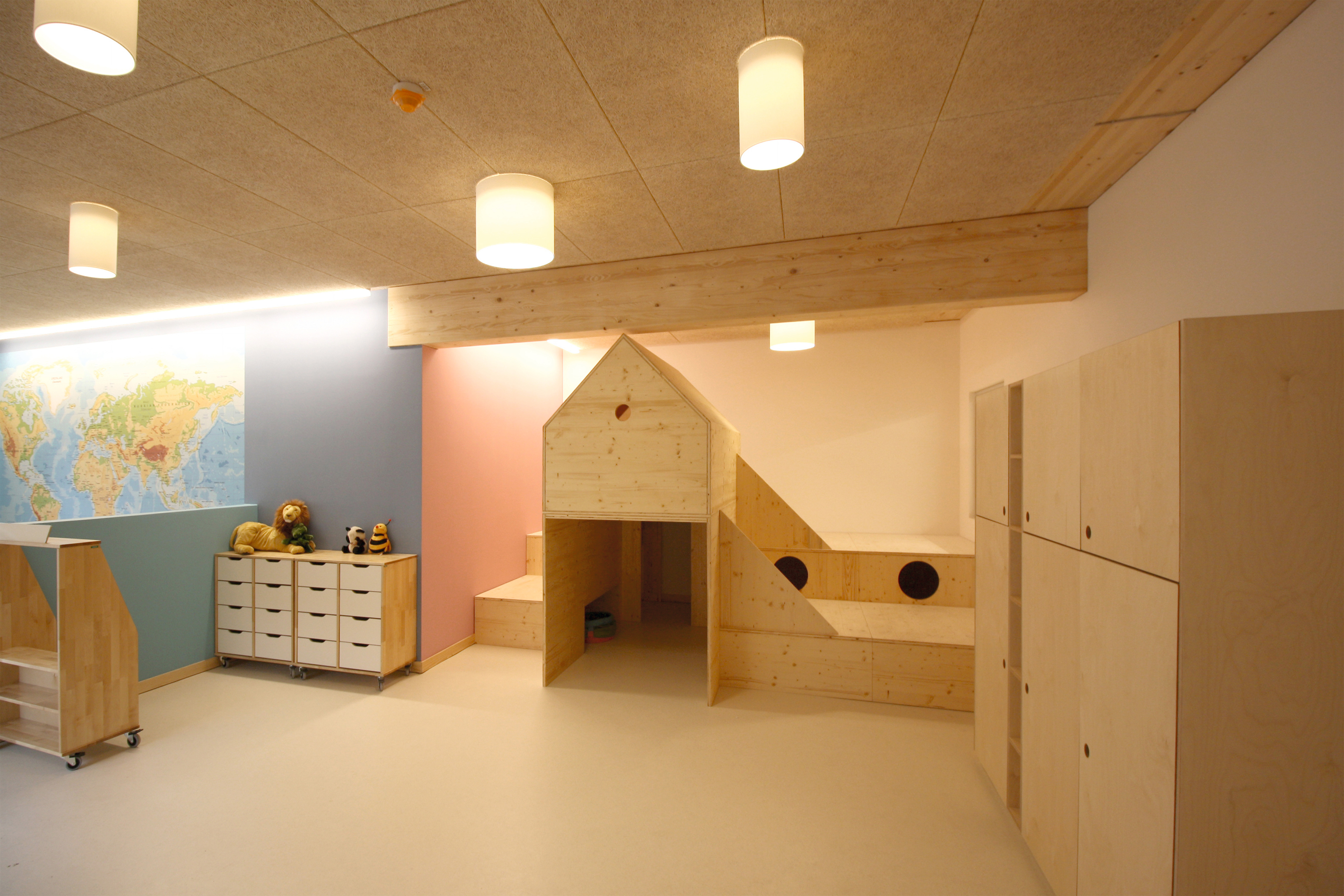EGGER construction products OSB 4 TOP and DHF were used in the design.