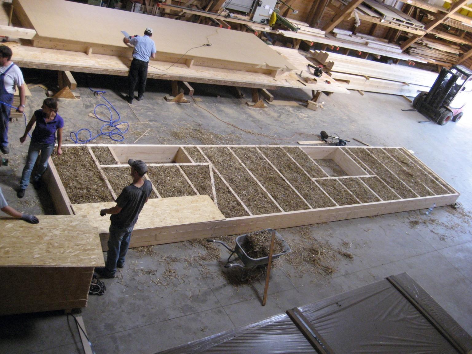 Almost 1,000 straw bales were used to insulate the outer walls and the roof.