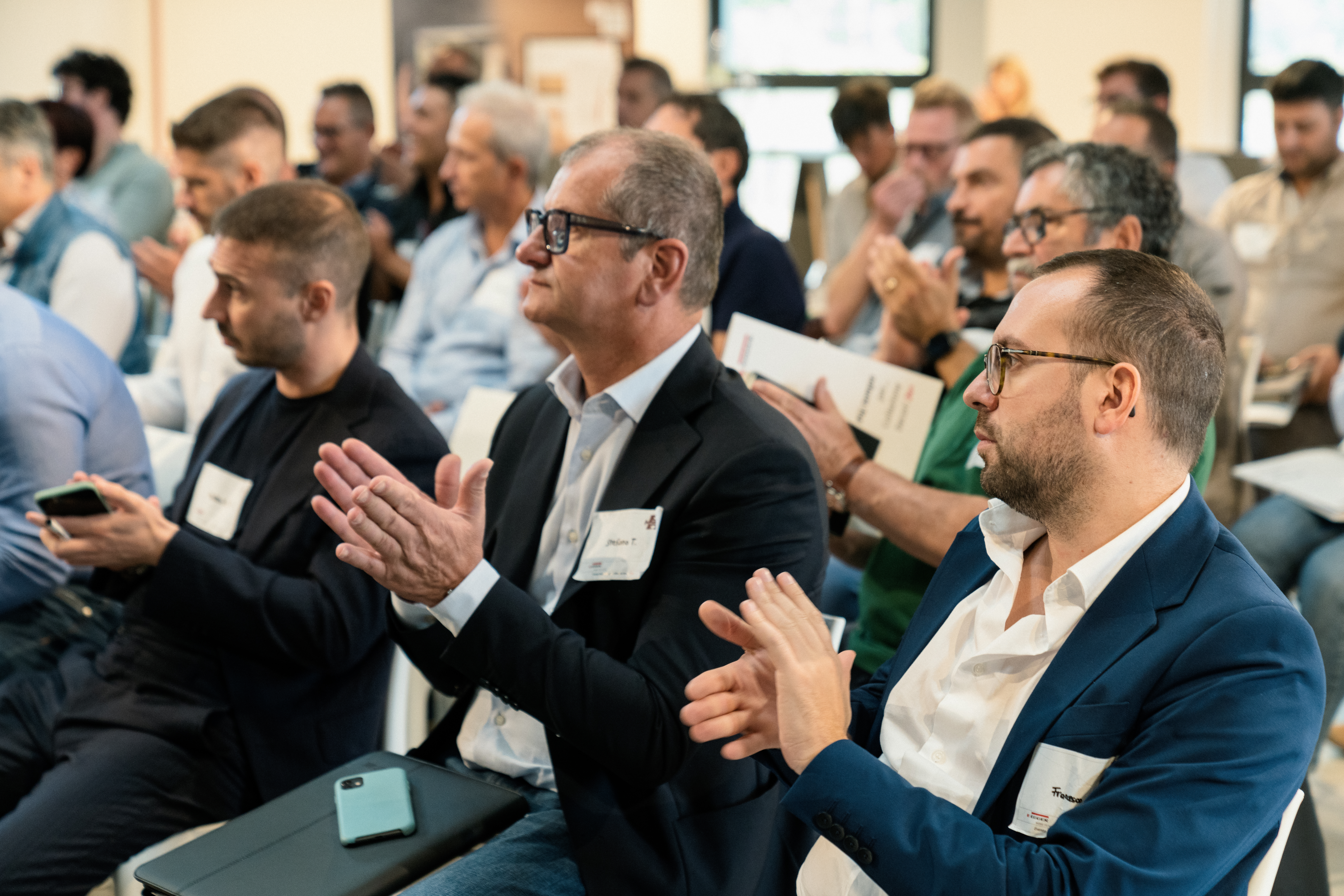 Alcuni momenti dell’evento con Edoardo Amato, Responsabile Vendite Settore Distribuzione e Referente Architetti, Alessandro Scottà, Responsabile Industria Italia e Gaio Federica, Marketing Italia