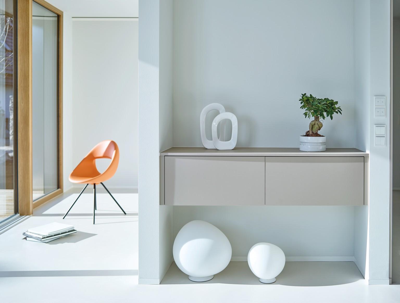 The made-to-measure hanging sideboard made of MDF boards.