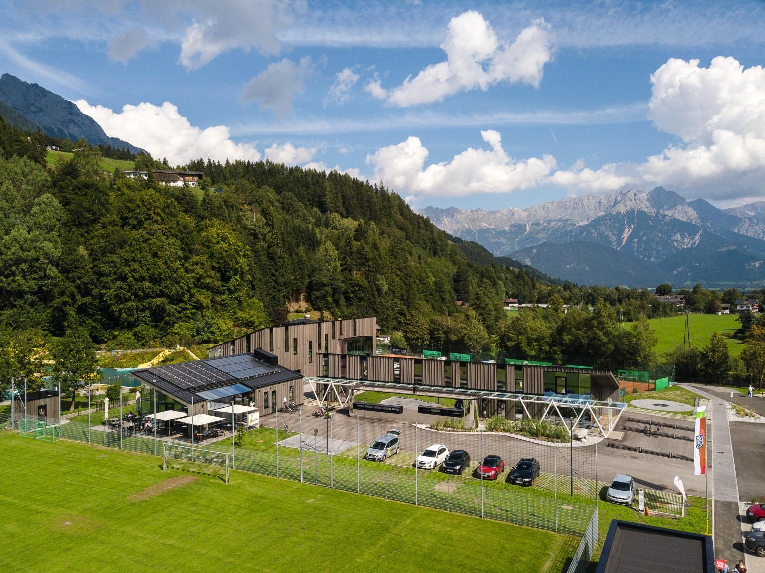 The spacious, very well maintained Sonnrain recreation centre offers a lot of room to spend your free time.
