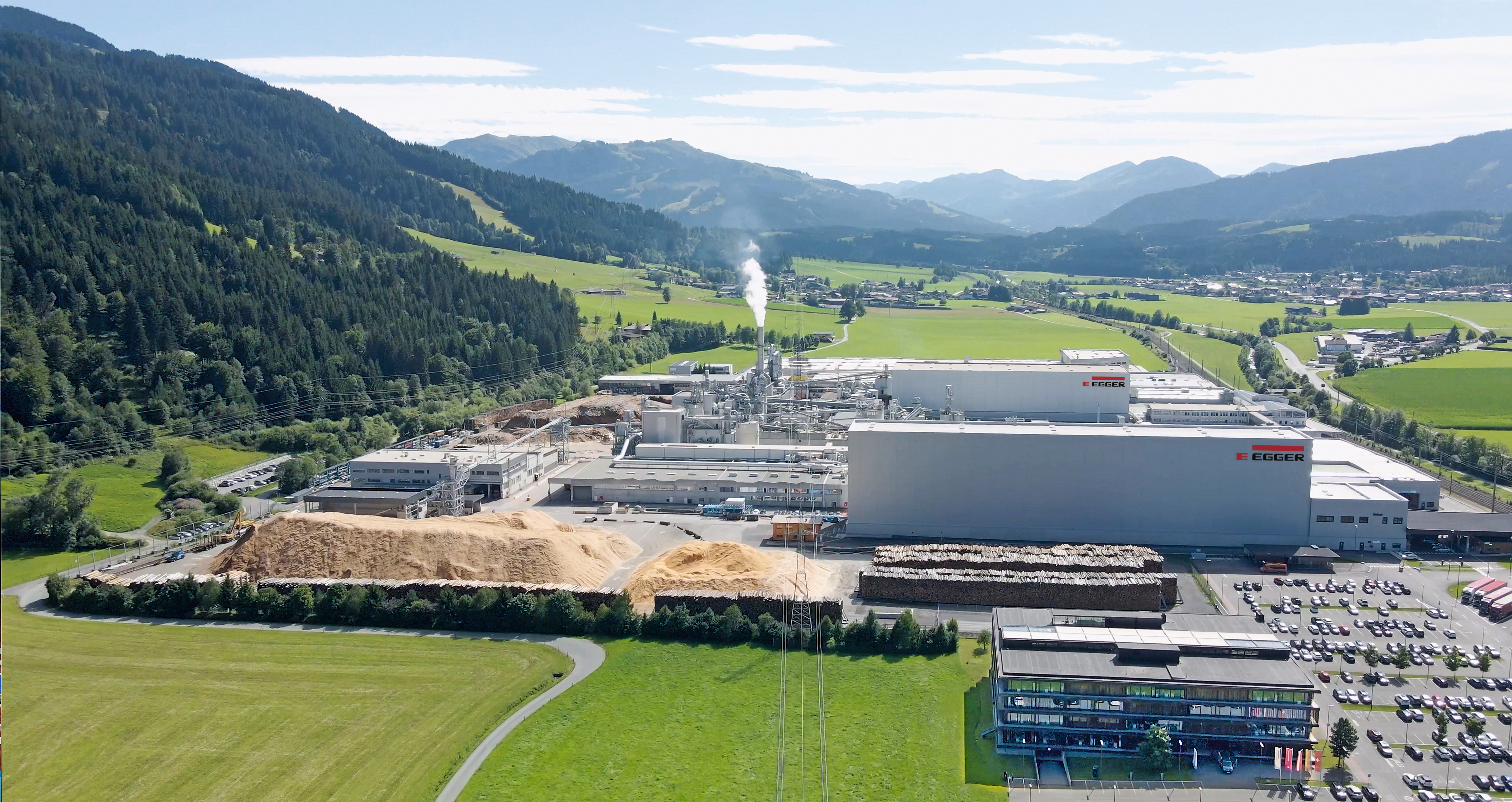 Panoramic view of the high-bay warehouse in St. Johann in Tirol (AT)