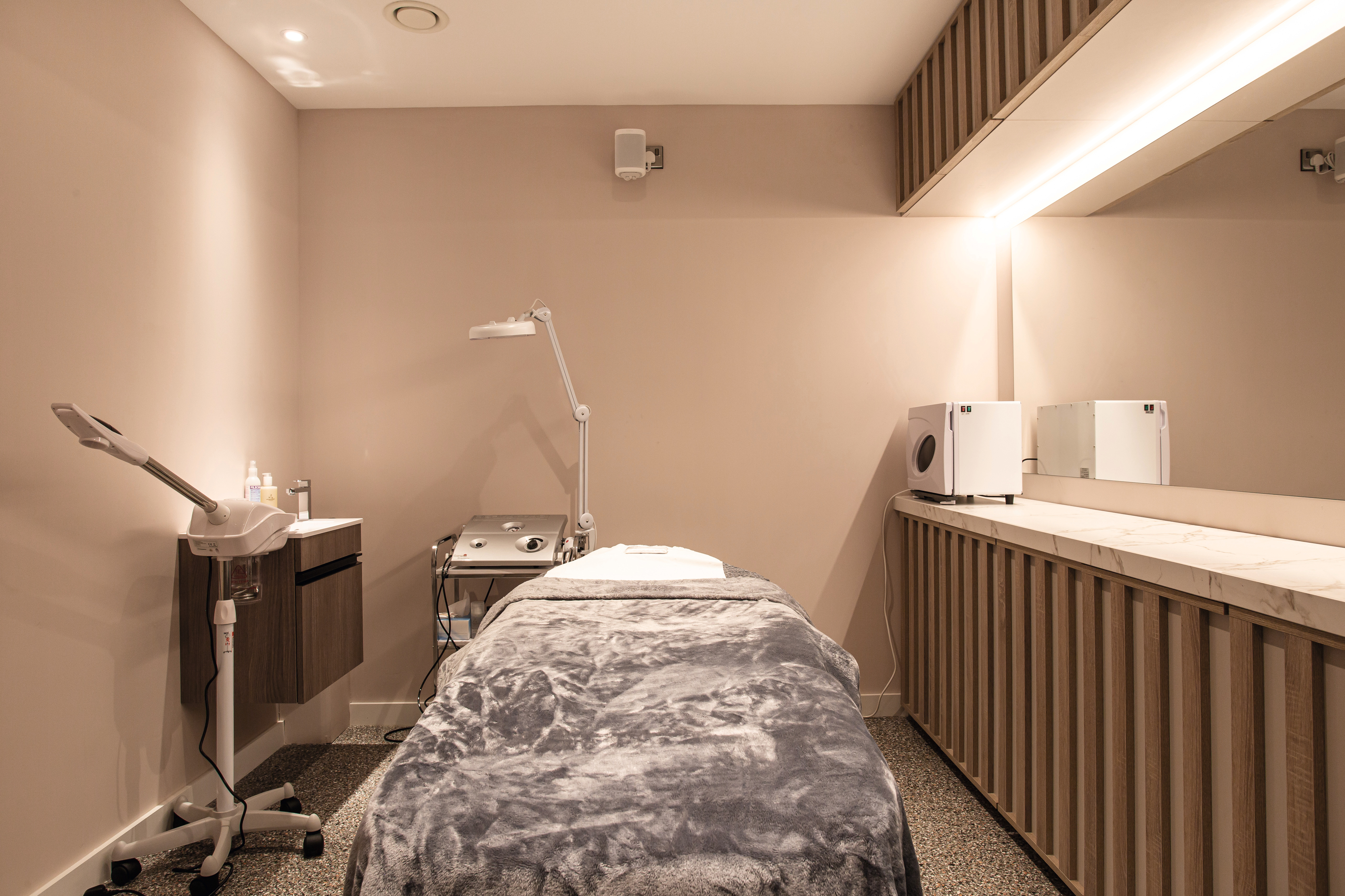 室内设计也以治疗室的统一设计为基础。