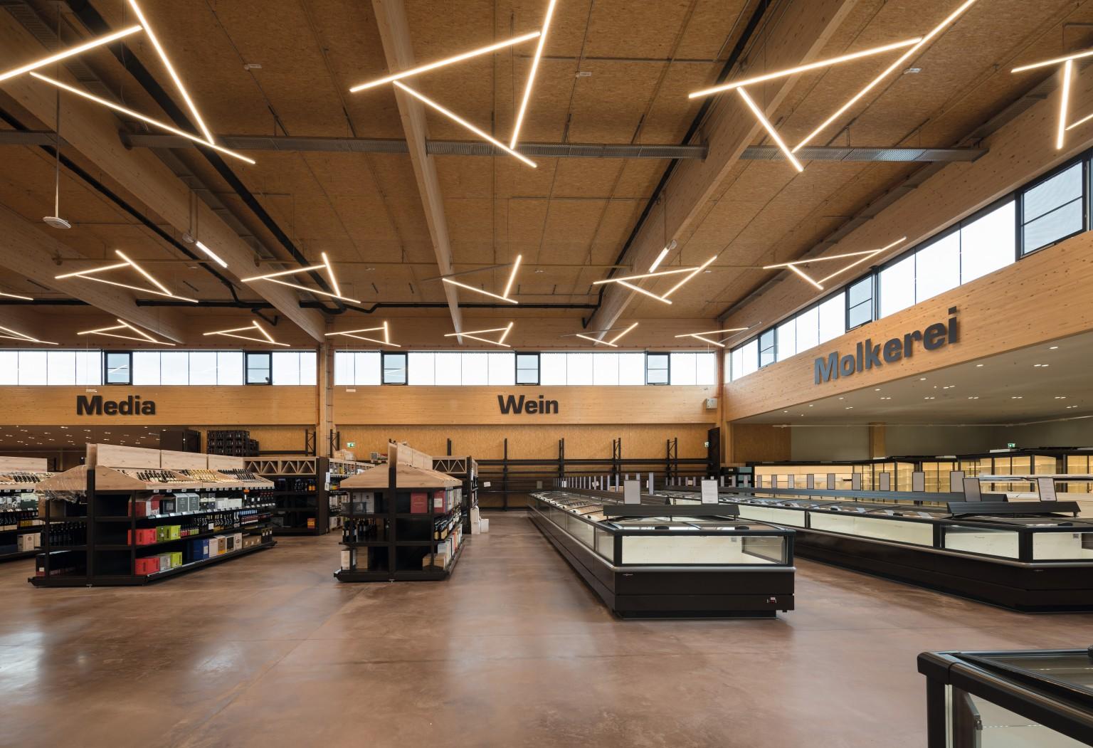 EGGER OSB 4 TOP wird zichtbaar in het plafond verwerkt.
