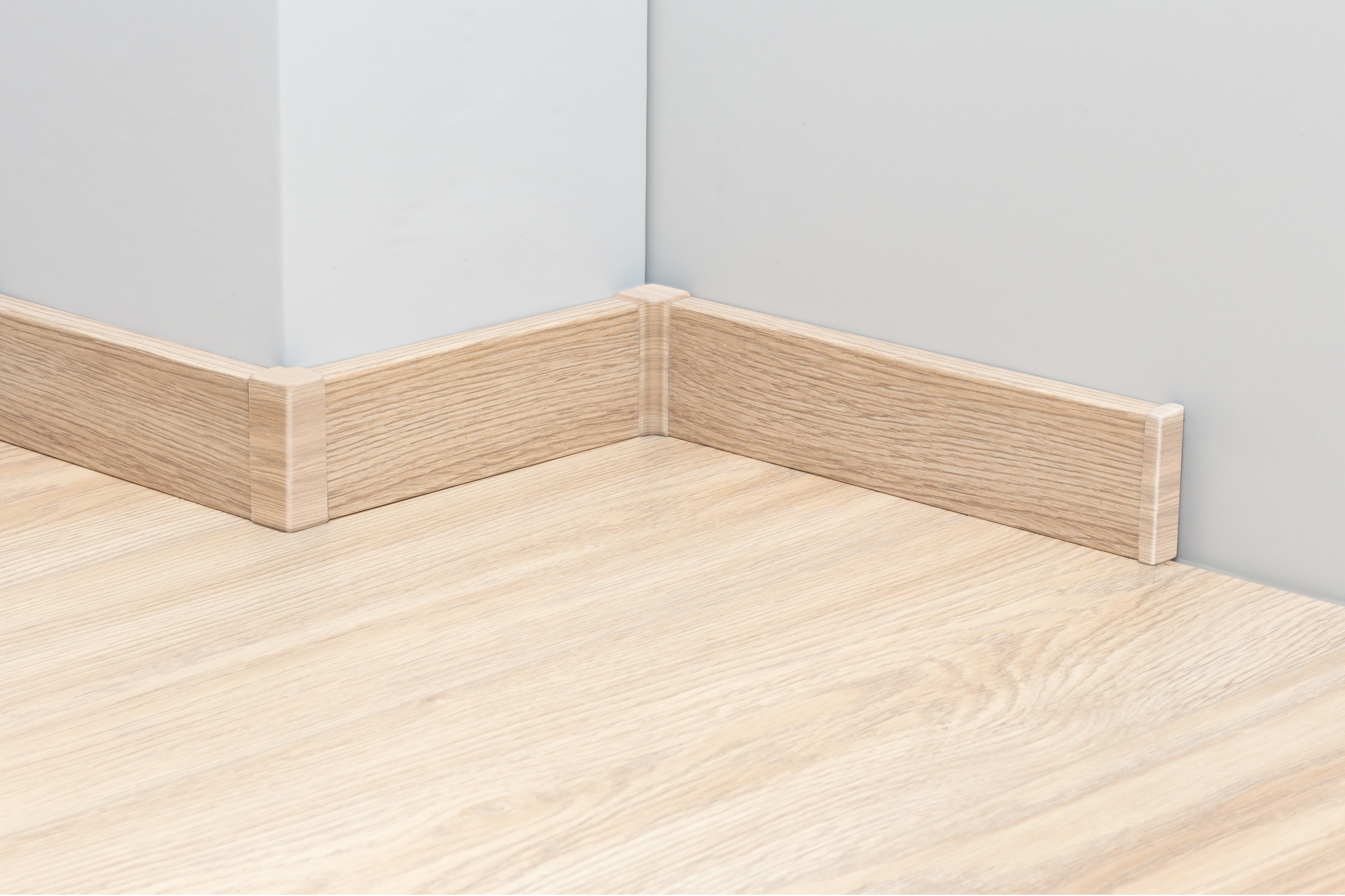 Modern cubic skirting board 6cm | L584
