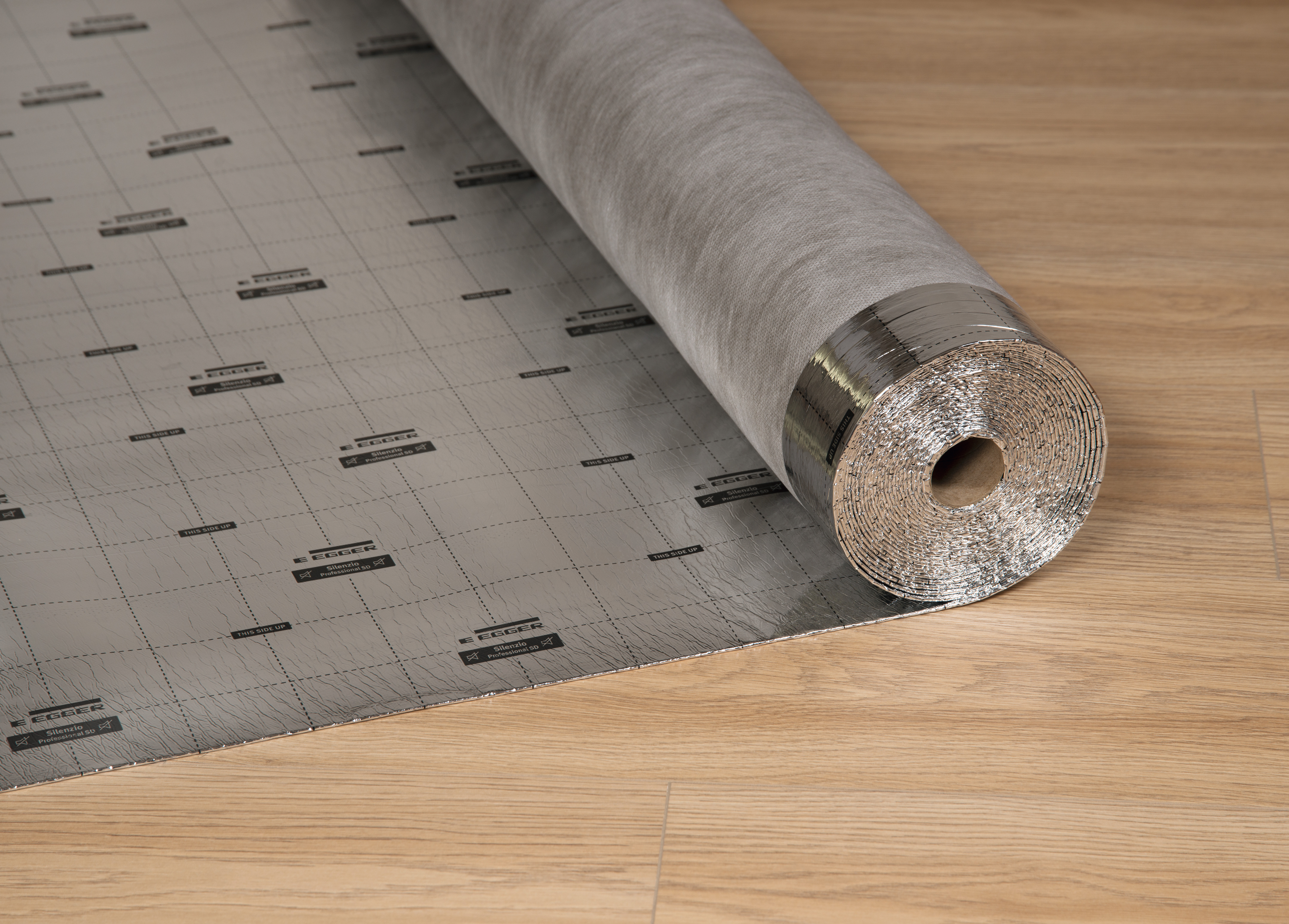 Az ellenálló EGGER Silenzio Professional SD 3-in1. Az ellenálló EGGER Silenzio Professional SD 3-in1.