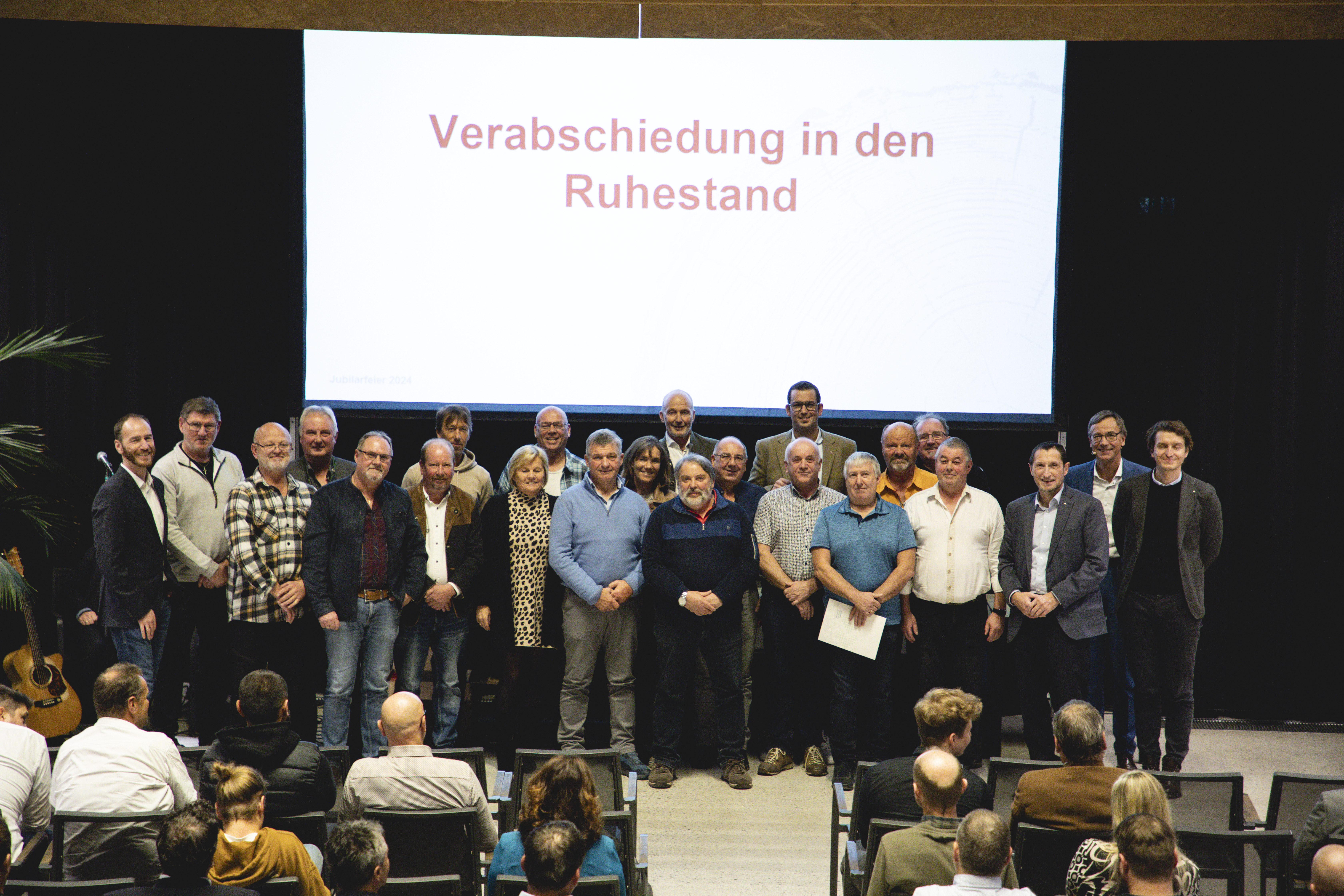 34 Pensionisten wurden in Ihren Ruhestand verabschiedet. 34 Pensionisten wurden in Ihren Ruhestand verabschiedet.
