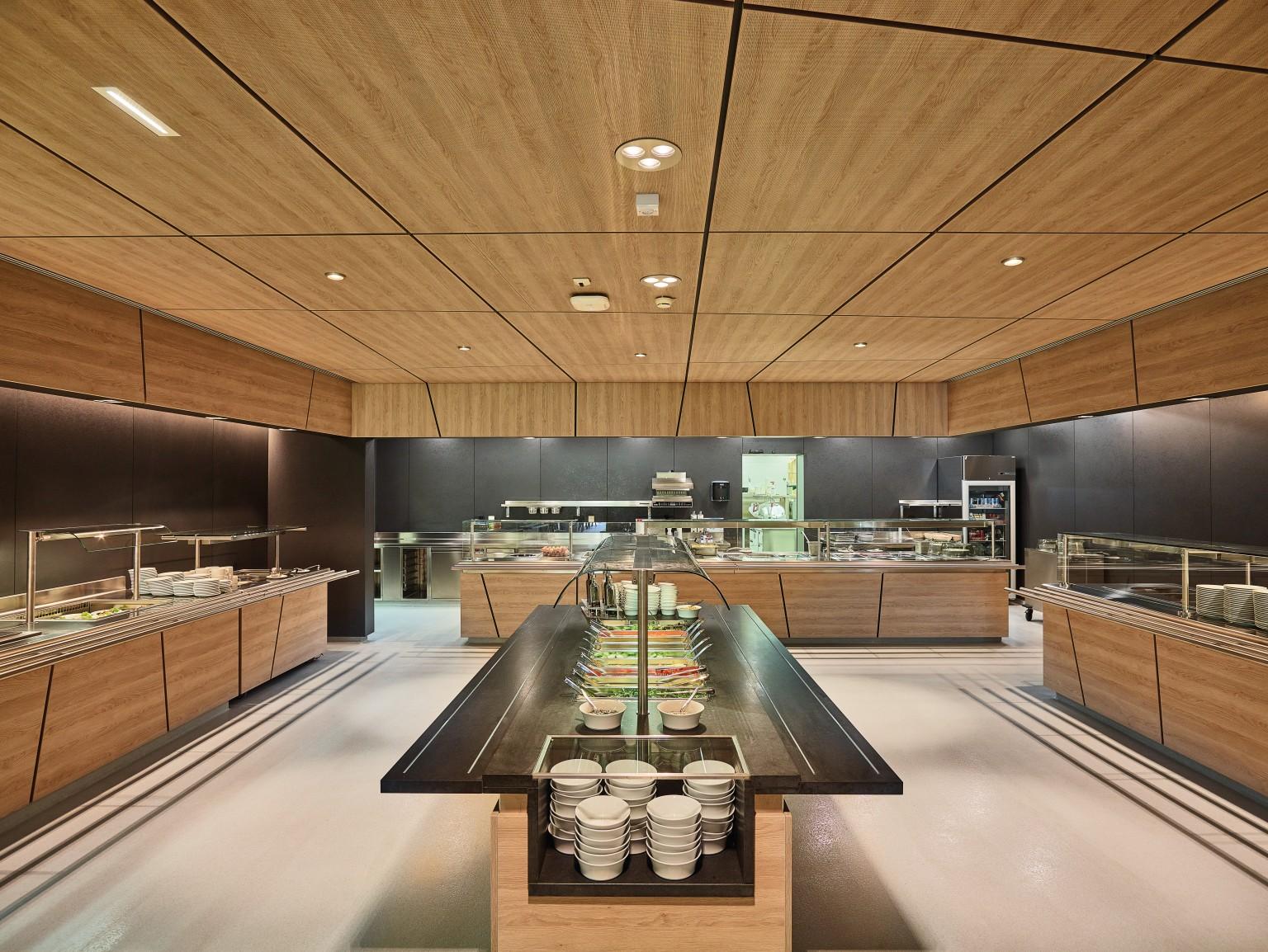 The self-service area in the employee restaurant "Stammlokal". © Christian Vorhofer
