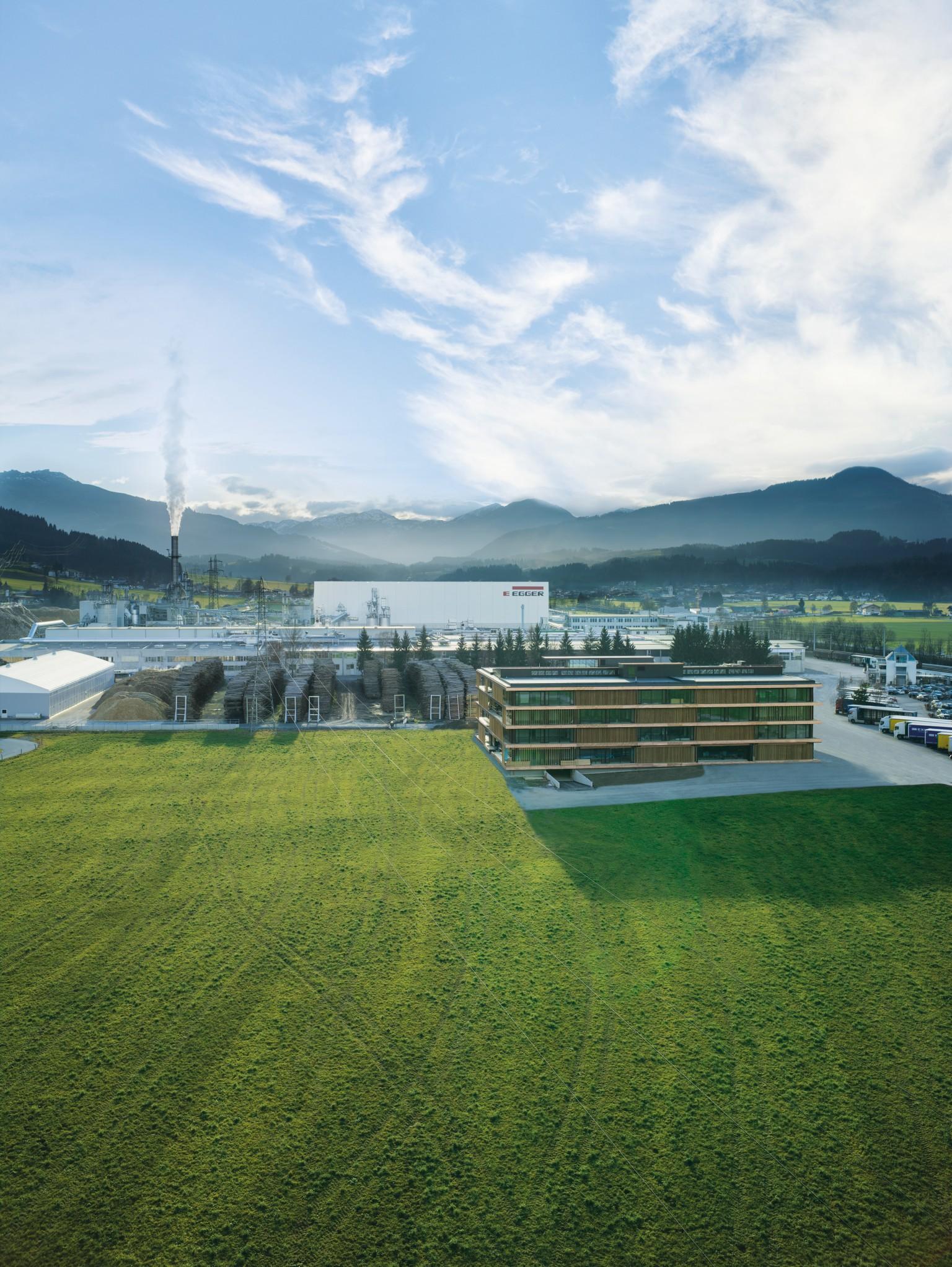 The EGGER plant at the St. Johann in Tirol (Austria) headquarters. 